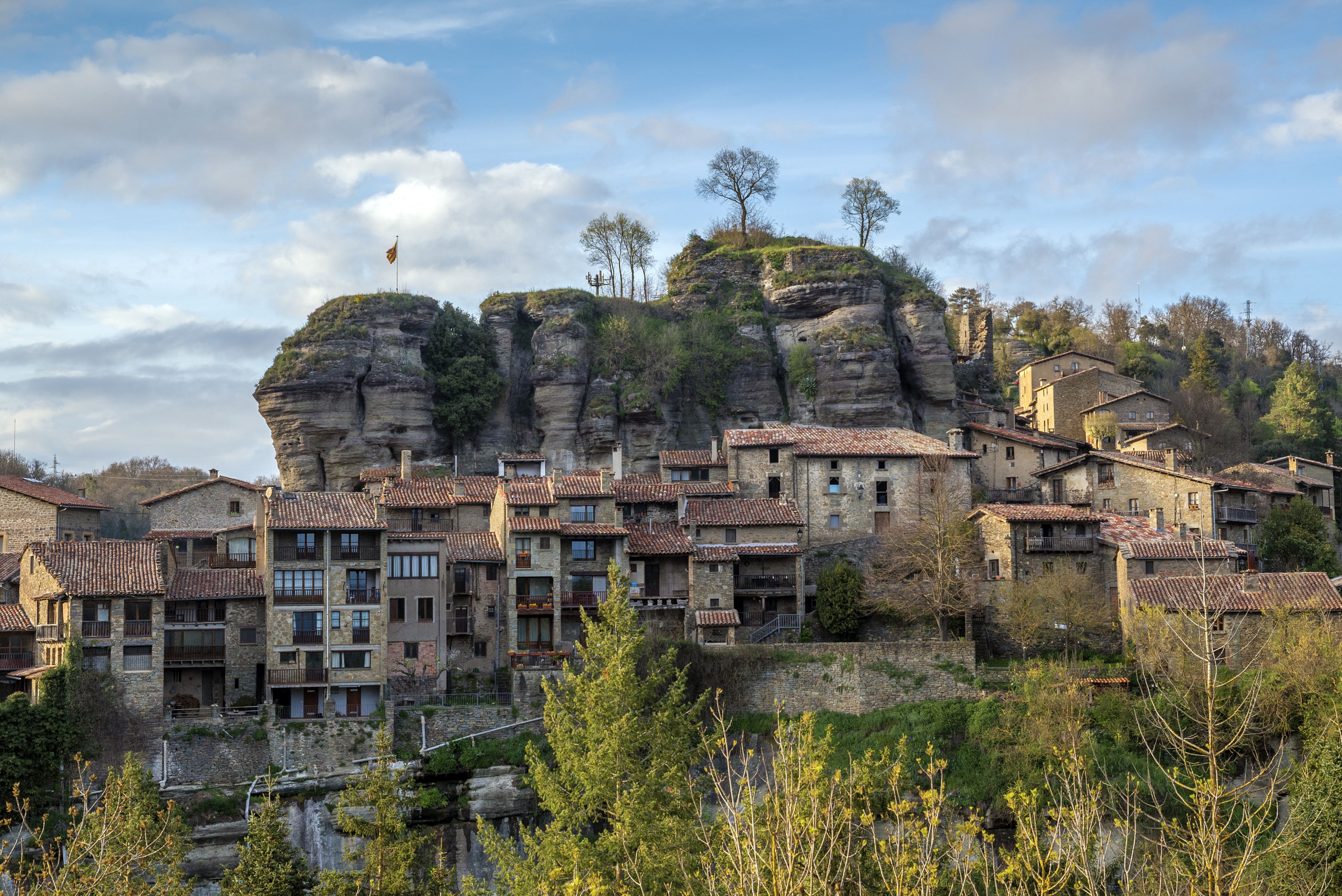 Rupit, considerado el pueblo más bonito del mundo según la OMT, es un micropueblo catalán | iStock