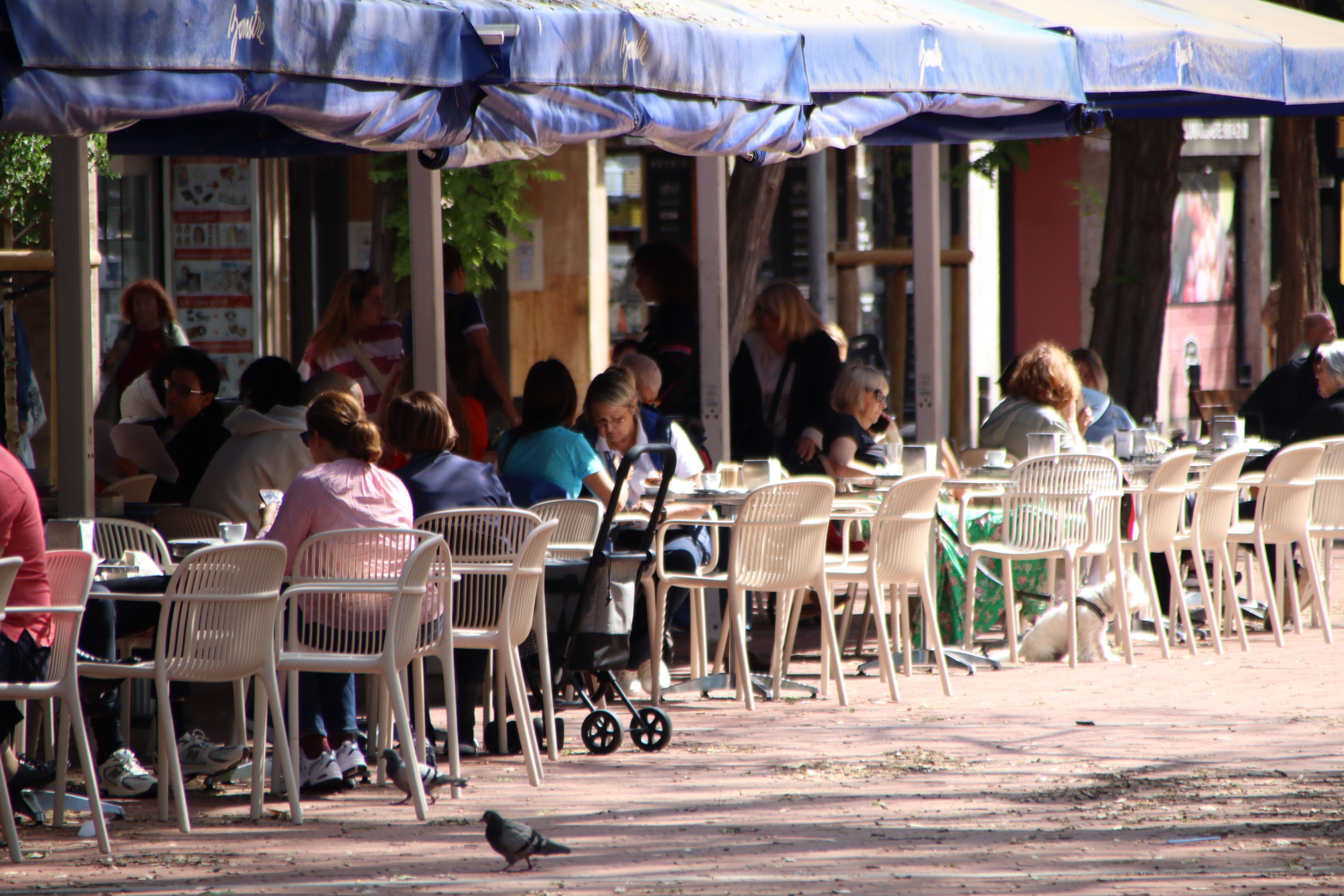 Una terrassa en la avenida Mistral, en Sant Antoni | Blanca Blay (ACN)