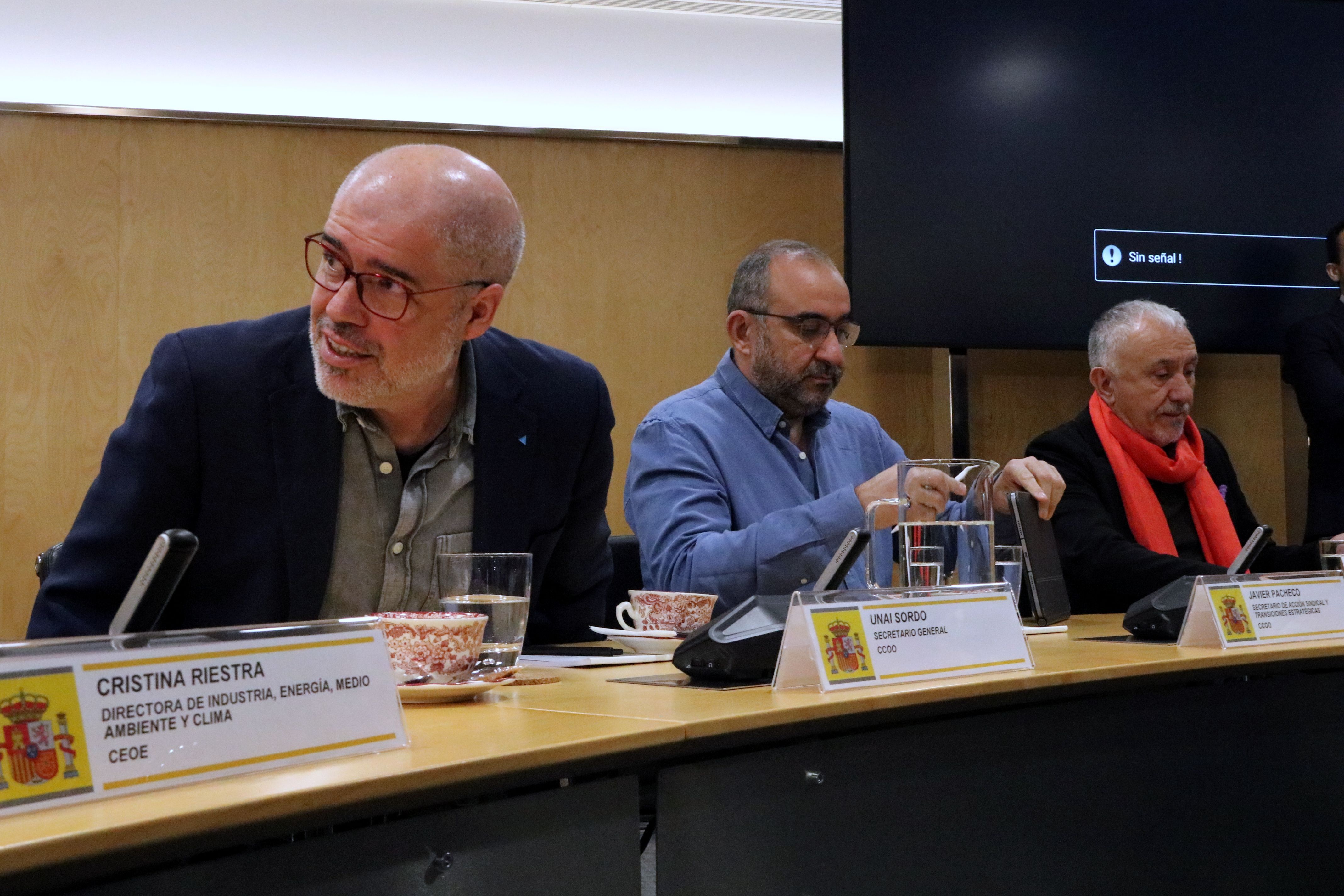 Unai Sordo (CCOO) y Pepe Álvarez (UGT), en una reunión en el ministerio de Economía en marzo de 2026 | Miquel Vera Ligero (ACN)