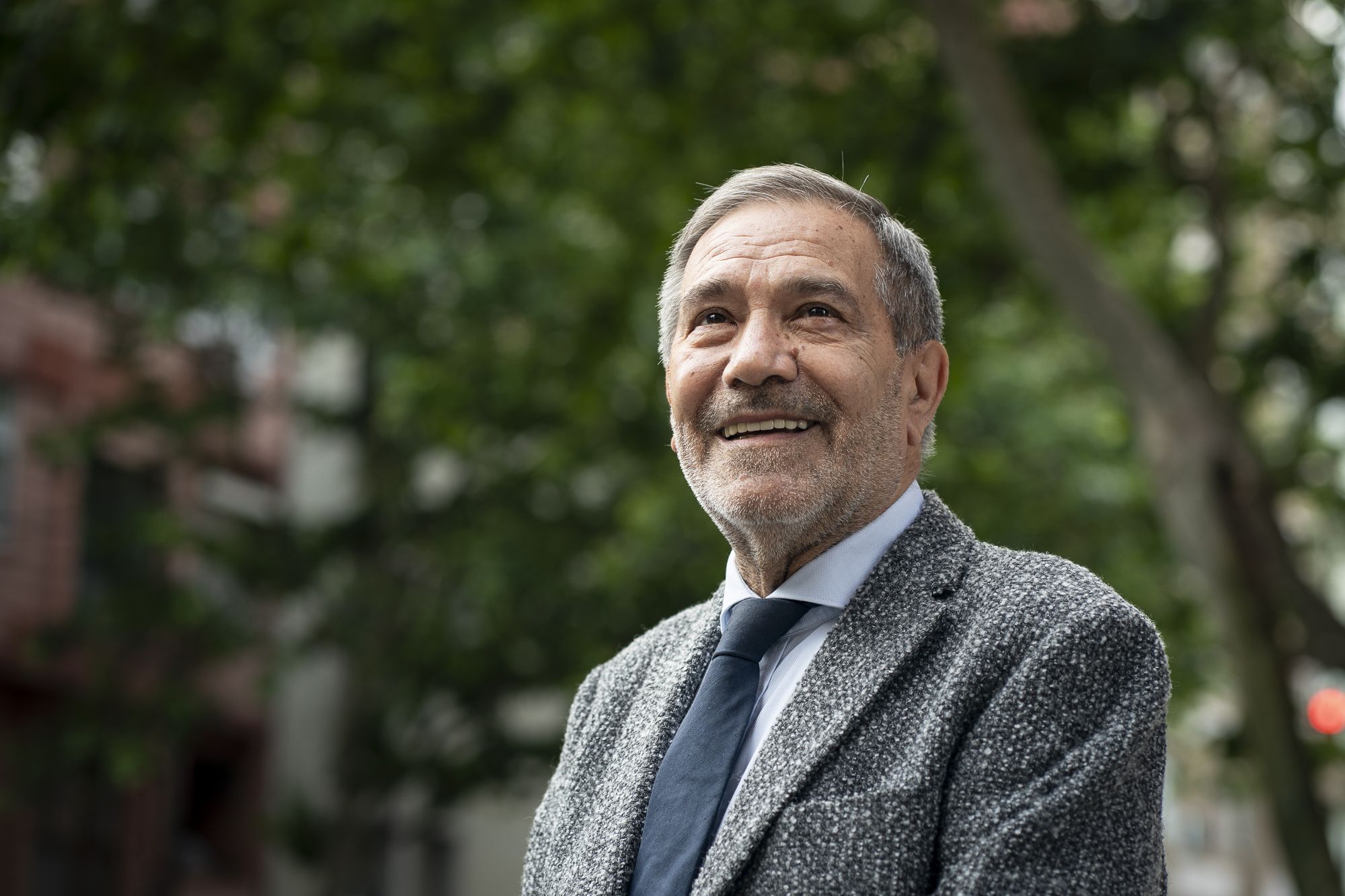 El president d'AeroS, Santiago Ballesté, a l'exterior de la seu de l'entitat, a L'Hospitalet de Llobregat | Mireia Comas