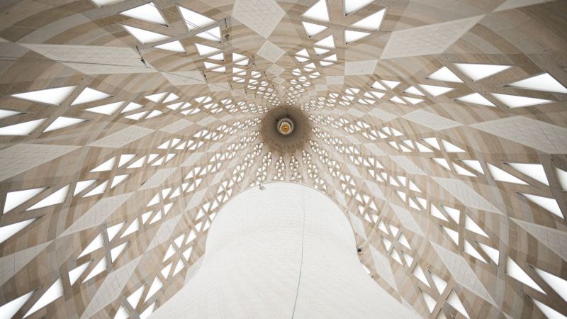 Vista de la torre de la Verge Maria des de l'interior del temple de la Sagrada Família | Ceci Fimia (Imágenes Barcelona) Vista de la torre de la Verge Maria des de l'interior del temple de la Sagrada Família | Ceci Fimia (Imágenes Barcelona)