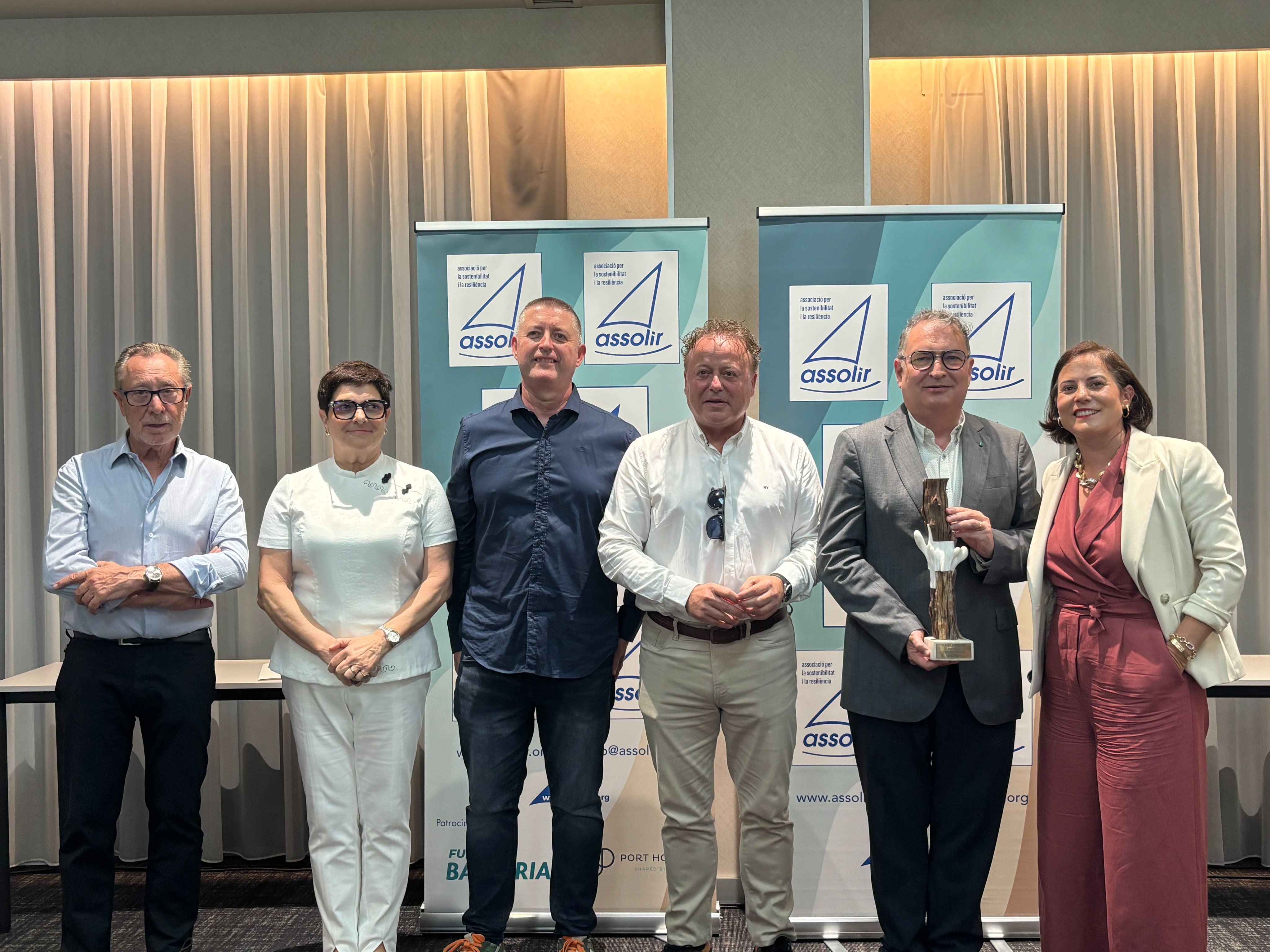 Representants de Vectalia en l'entrega del premi Assolir | @vectalia (X)