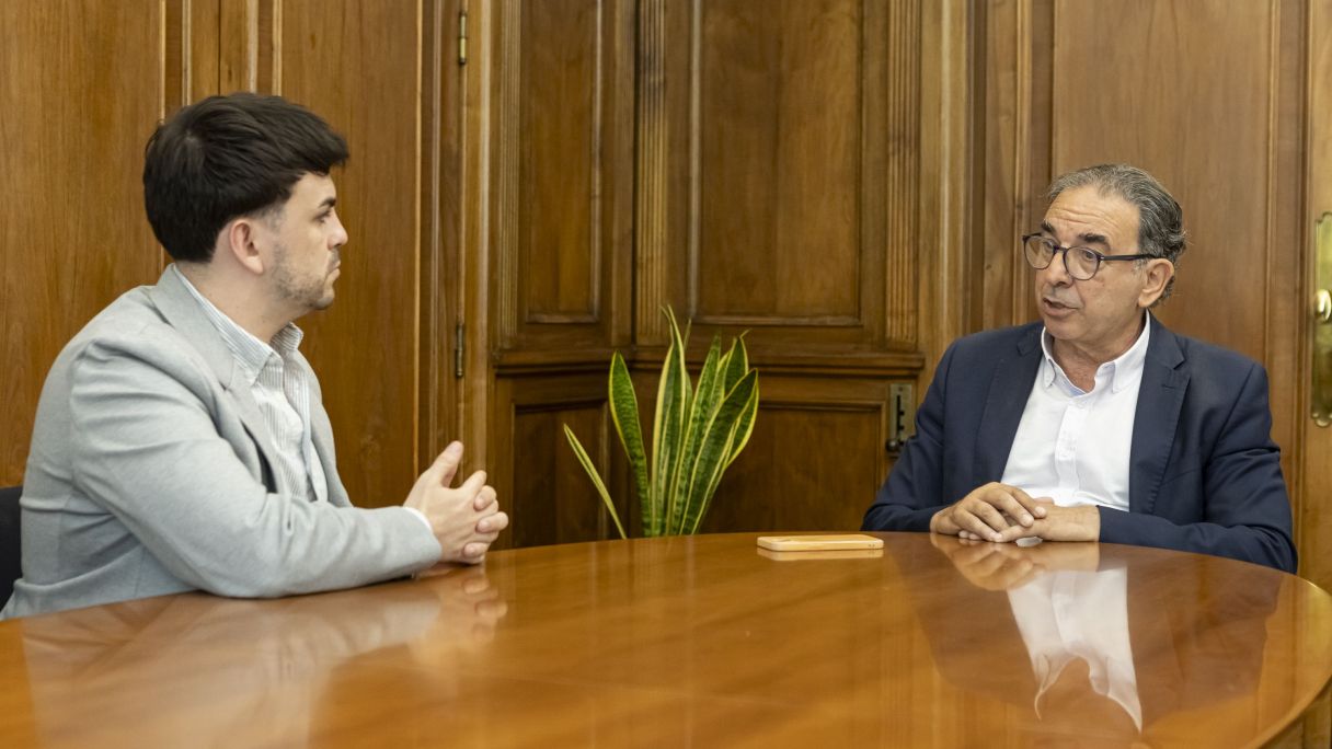 Cerdà asegura que la industria cárnica "ya aporta mucho valor añadido" a Cataluña | Marc Llibre Roig Cerdà asegura que la industria cárnica "ya aporta mucho valor añadido" a Cataluña | Marc Llibre Roig