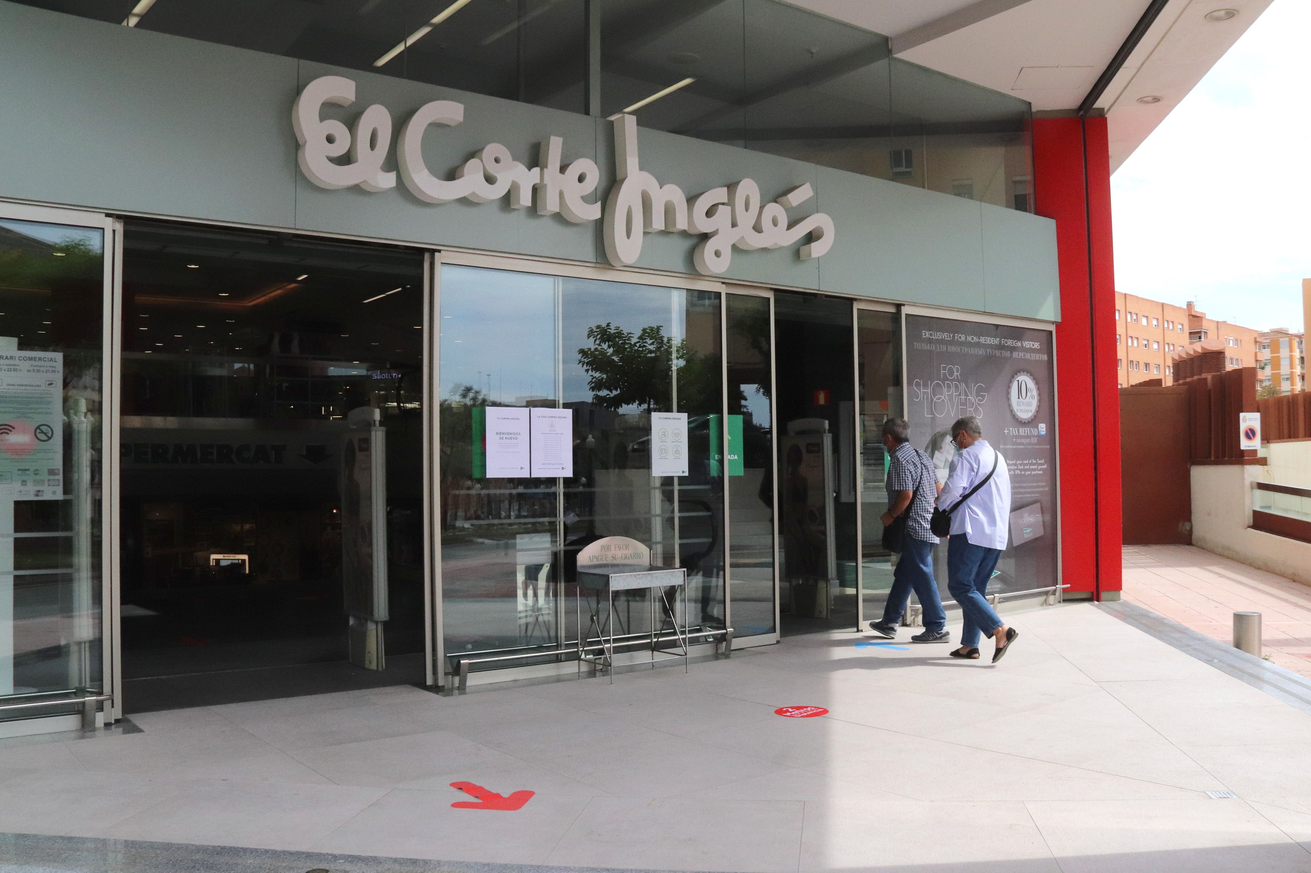 Pla general de l'entrada del Corte Inglés de Tarragona | Eloi Tost (ACN)