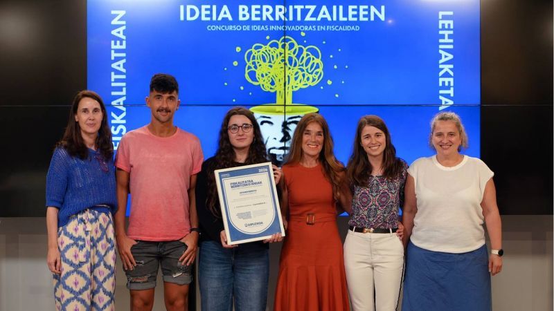 2175902aL’equip d’EnpresaBIDEA, amb la diputada d’Hisenda Itziar Agirre i la directora Irune Yarza | Diputació Foral de Gipuzkoa