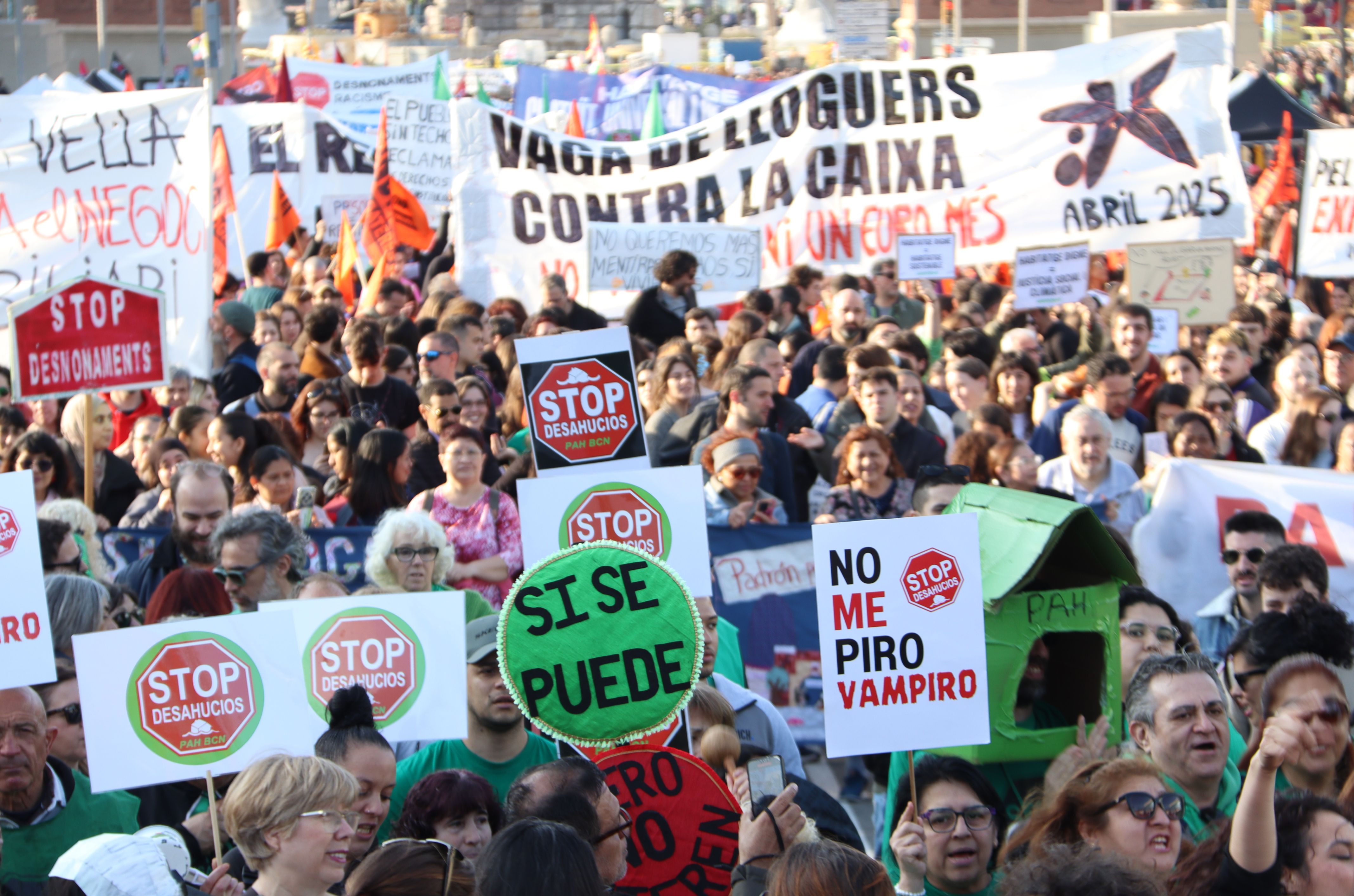 Una manifestació pel dret a l'habitatge | Laura Fíguls (ACN)