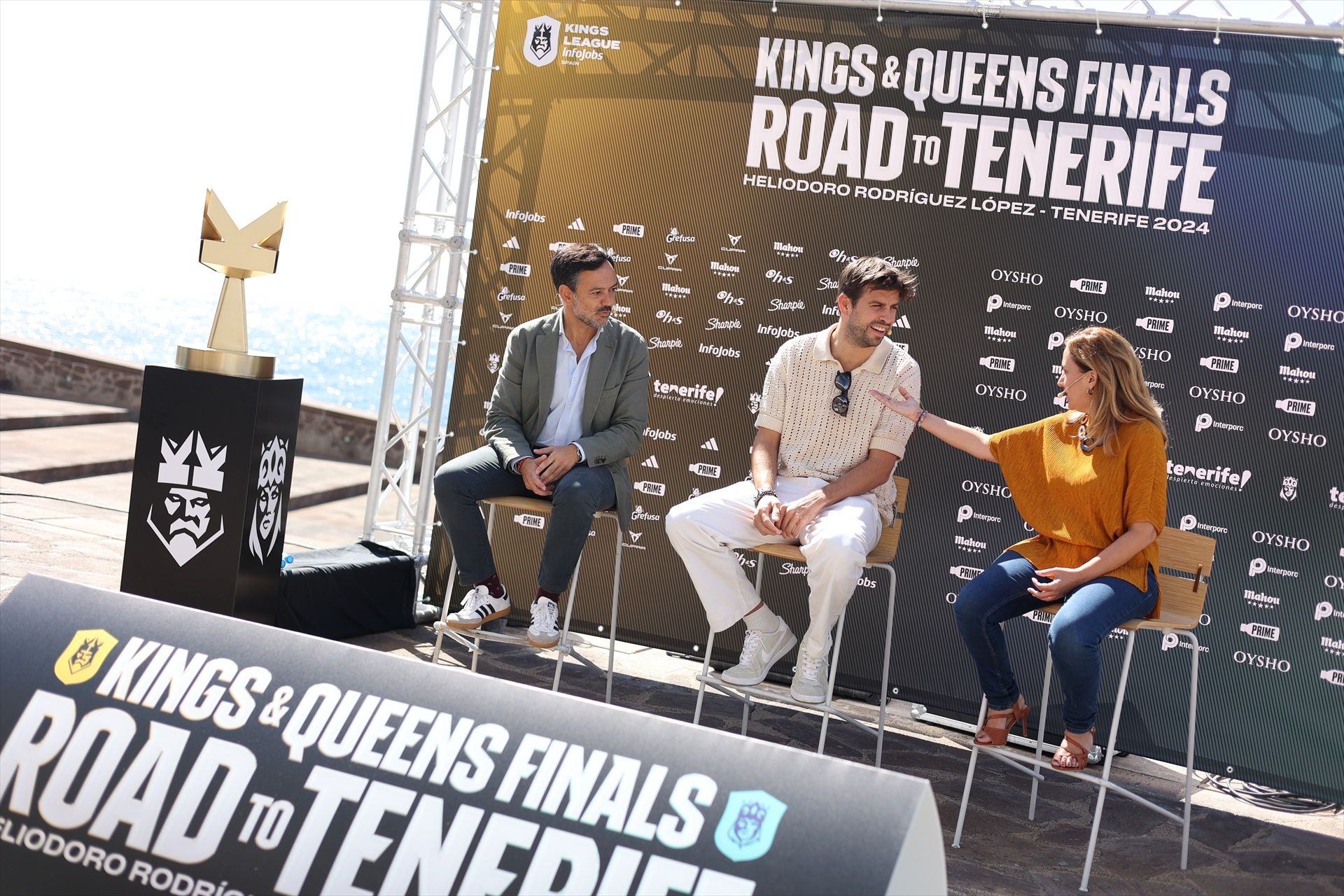 El vicepresident i conseller de Turisme del Cabildo, Lope Afonso; el fundador, CEO i president de Kosmos, Gerard Piqué i la presidenta del Cabildo de Tenerife, Rosa Dávila, durant una roda de premsa per presentar les finals de la Kings & Queens League a Tenerife, el 17 d'octubre del 2024, a Santa Cruz de Tenerife | Europa Press Canàries