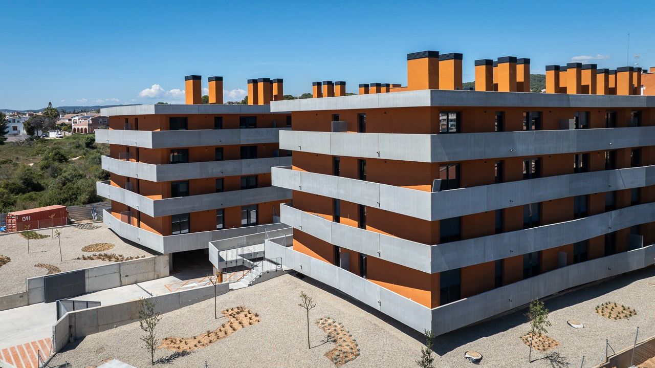 Promoción de viviendas de alquiler asequible impulsada por Llogueralia en Calafell | Cedida