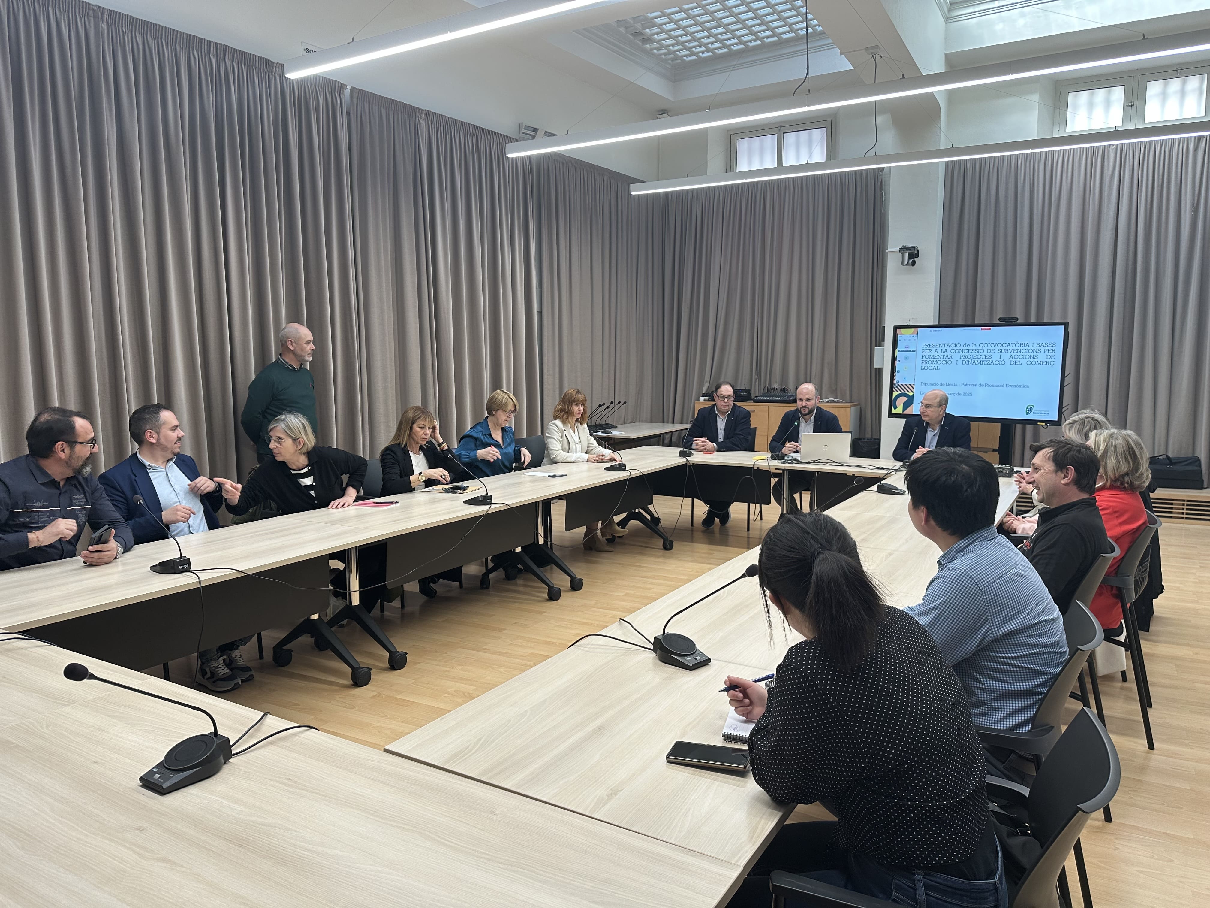 Reunió de presentació dels ajuts pel comerç local a Lleida | Cedida Reunió de presentació dels ajuts pel comerç local a Lleida | Cedida