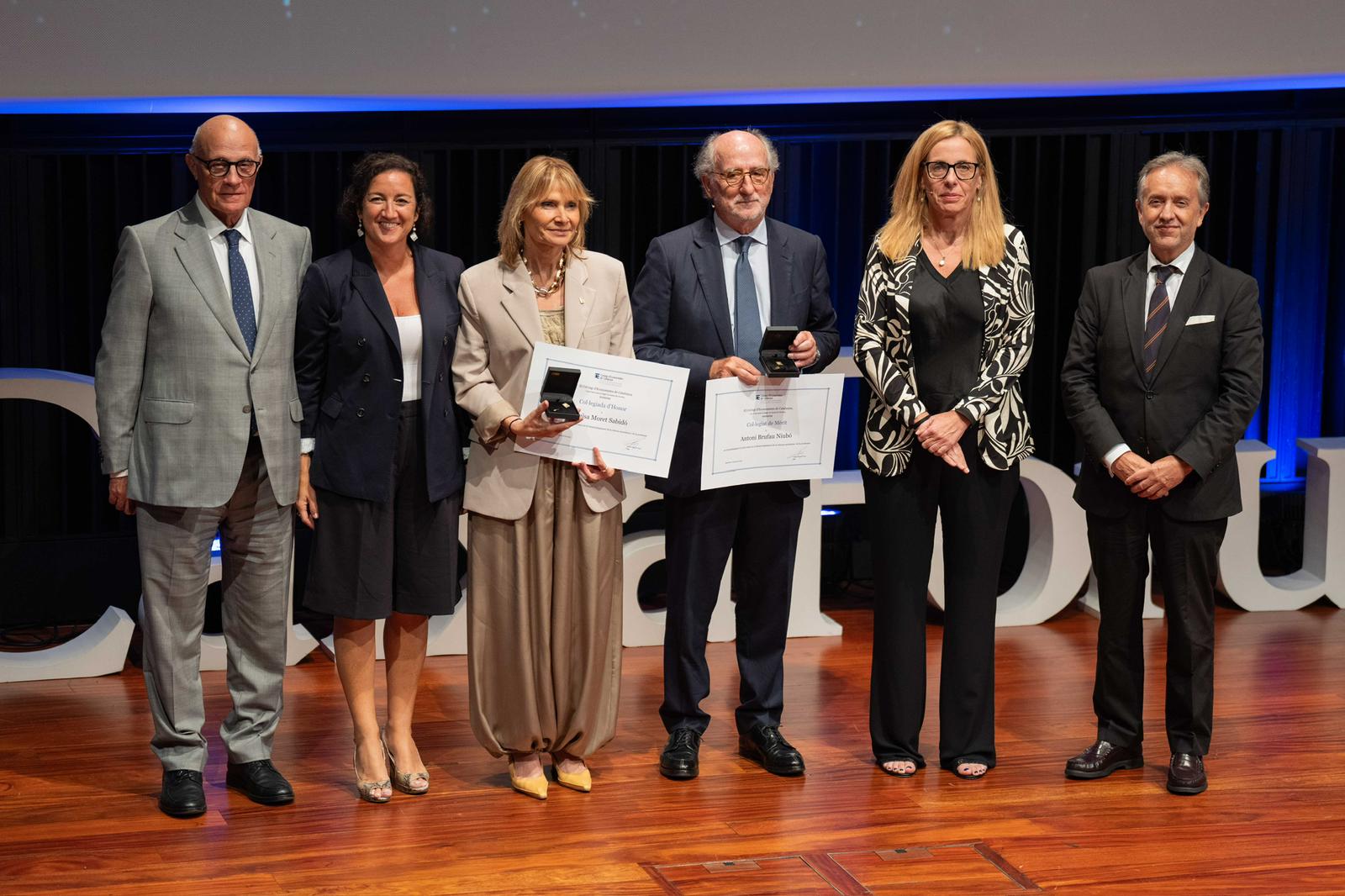 D'esquerra a dreta: Josep Oliu (Banc Sabadell), Alícia Romero (Generalitat), Lluïsa Moret (Diba), Antoni Brufau (Repsol), Àngels Fitó (UOC) i Carlos Puig de Travy (Col·legi d'Economistes) | Cedida D'esquerra a dreta: Josep Oliu (Banc Sabadell), Alícia Romero (Generalitat), Lluïsa Moret (Diba), Antoni Brufau (Repsol), Àngels Fitó (UOC) i Carlos Puig de Travy (Col·legi d'Economistes) | Cedida
