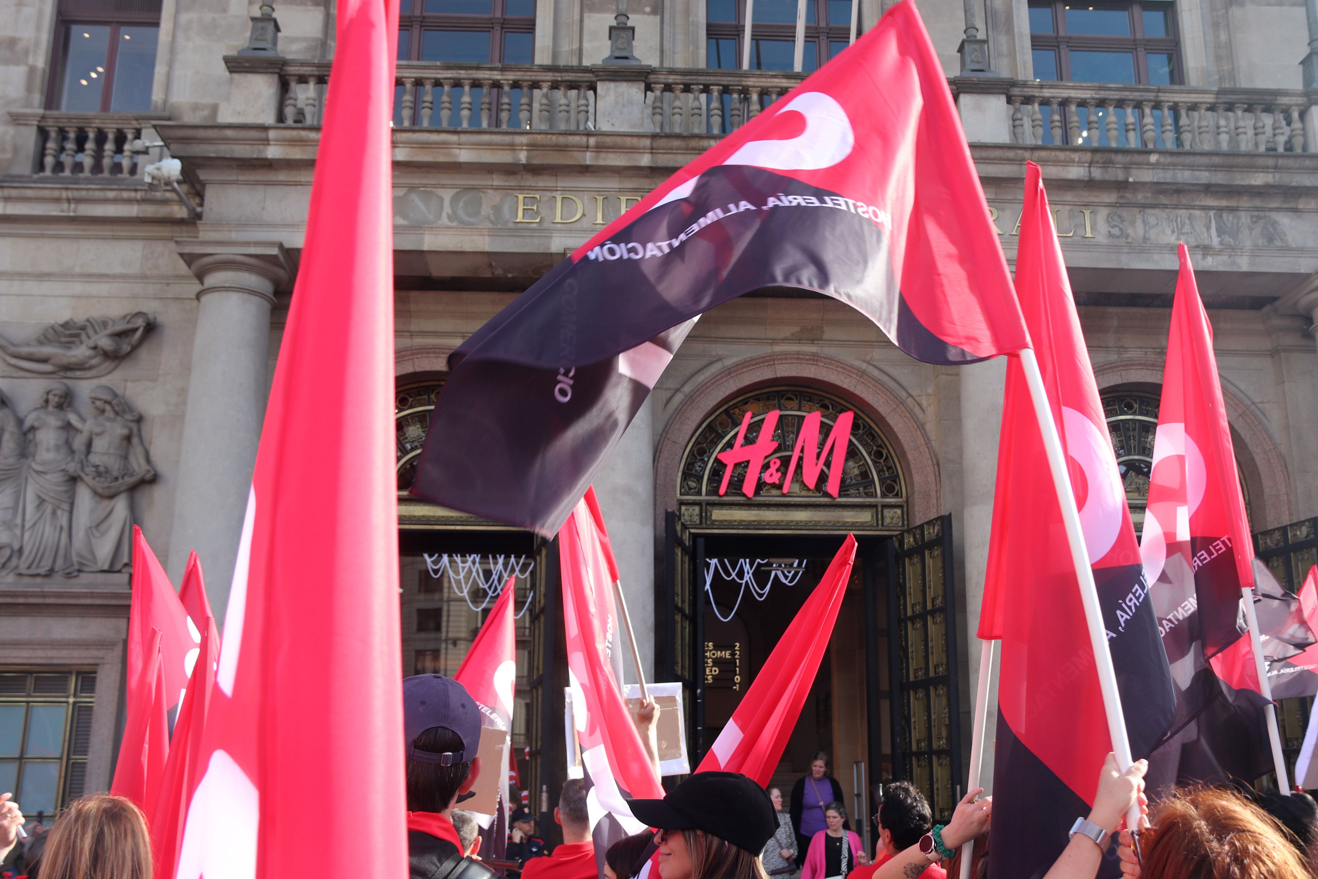 Los trabajadores de las oficinas de H&M convocan huelga | ACN Los trabajadores de las oficinas de H&M convocan huelga | ACN