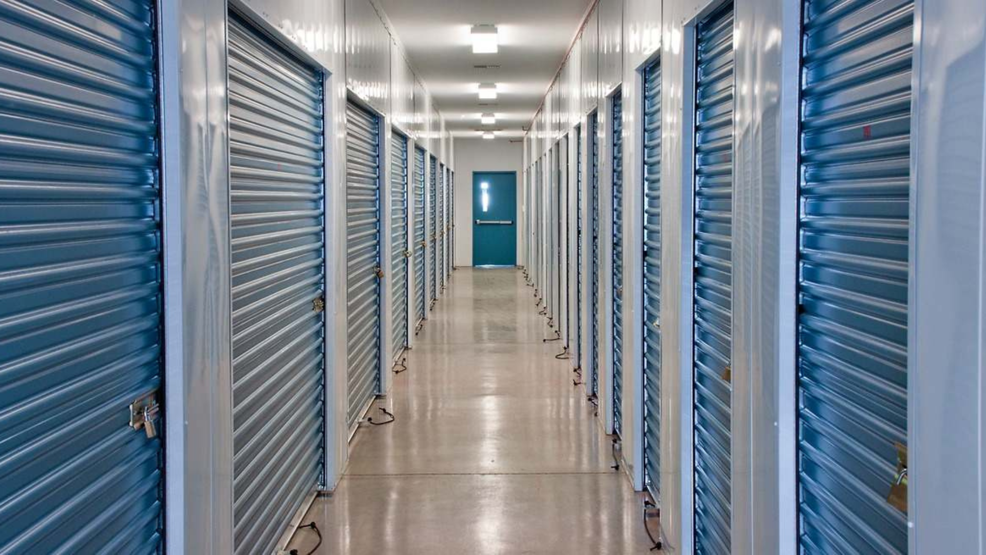 Interior d'un centre de 'self storage' | iStock