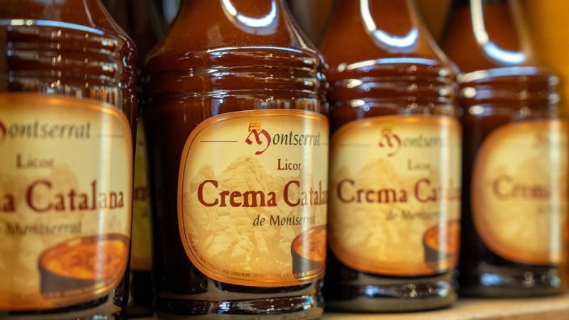 Ampolles del licor de crema catalana d’Aromes de Montserrat | Montserrat Visita Ampolles del licor de crema catalana d’Aromes de Montserrat | Montserrat Visita