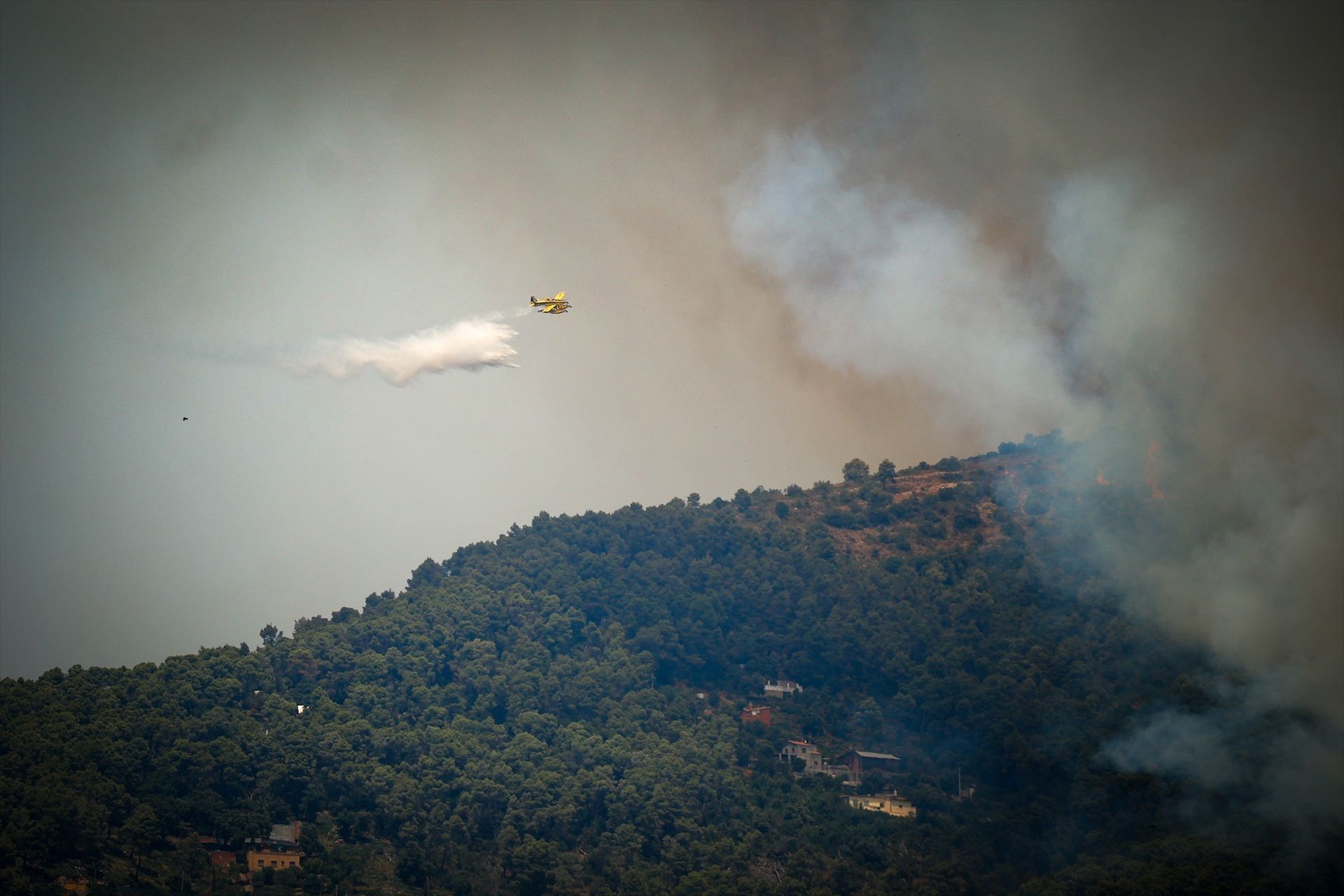 Una columna de fum a un incendi forestal, a Sentmenat | Kike Rincón (Europa Press) Una columna de fum a un incendi forestal, a Sentmenat | Kike Rincón (Europa Press)