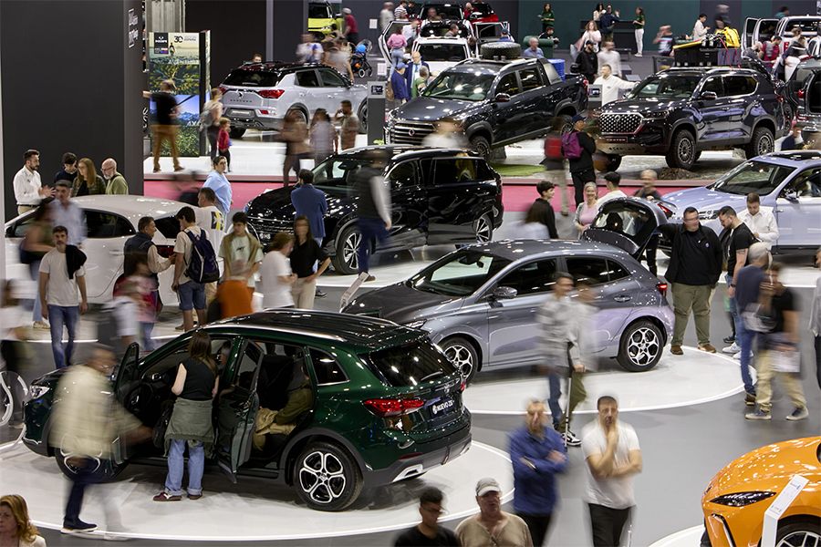 Gran afluència de públic al recinte de Montjuïc durant la passada edició del saló de l'automòbil | Cedida