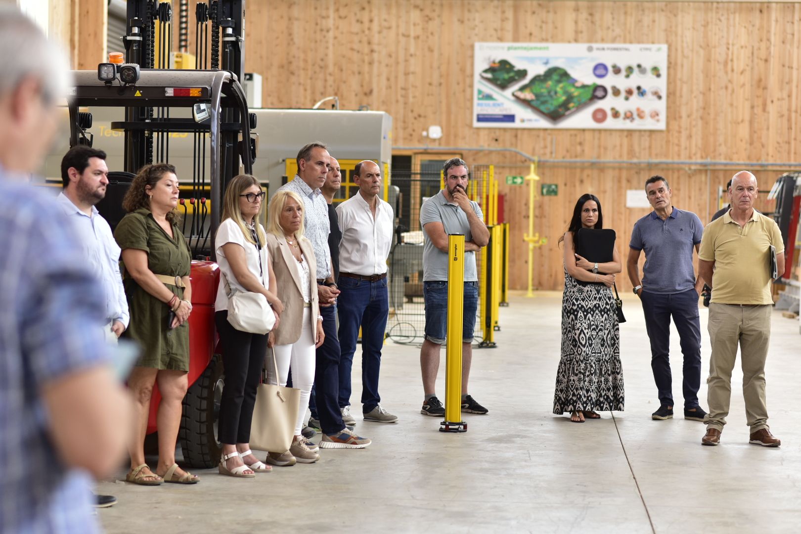Visita guiada al HUB Forestal durant l'acte de cloenda del programa 'Accelera el Creixement', a Solsona | Cedida Visita guiada al HUB Forestal durant l'acte de cloenda del programa 'Accelera el Creixement', a Solsona | Cedida