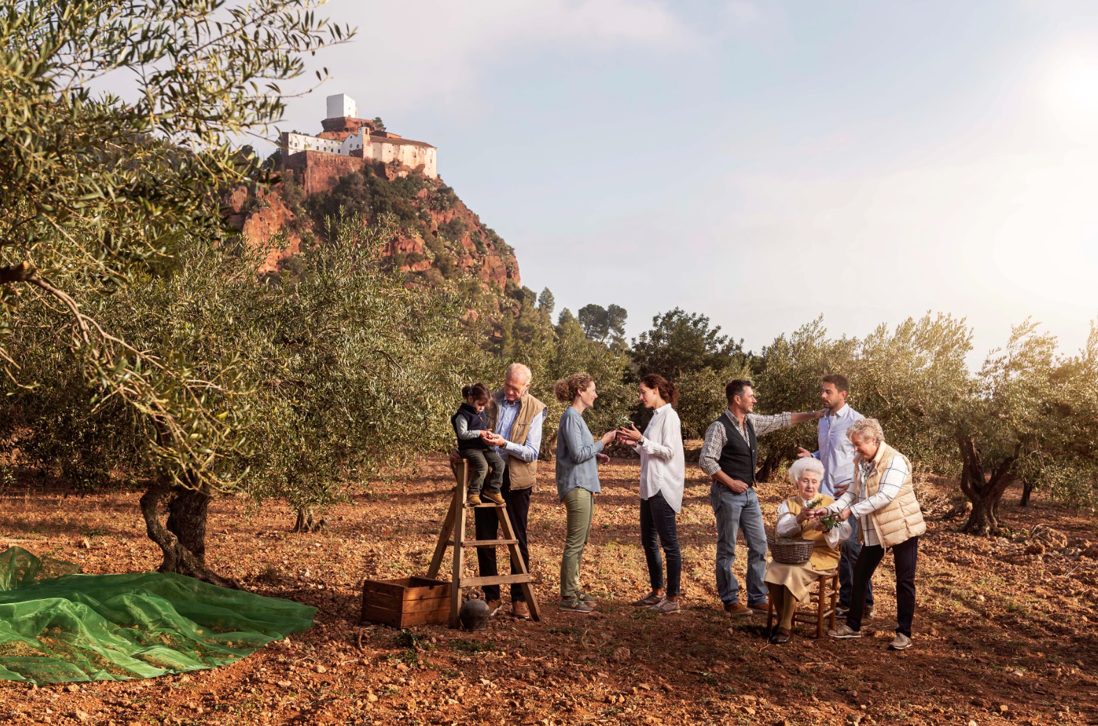 Les diferents generacions d'Olis Solé, a la finca familiar | Cedida Les diferents generacions d'Olis Solé, a la finca familiar | Cedida