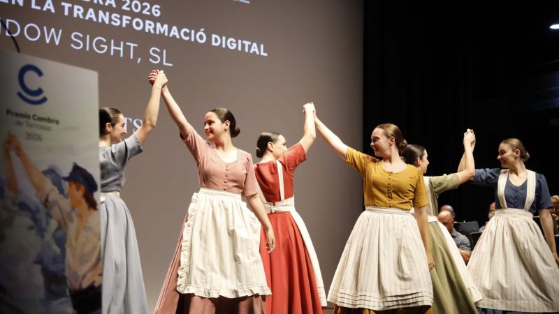 'Complicitats', el ball de l'Esbart Dansaire de Rubí per emmarcar el guardó a la innovació de WindowSight | Miki Bosch 'Complicitats', el ball de l'Esbart Dansaire de Rubí per emmarcar el guardó a la innovació de WindowSight | Miki Bosch