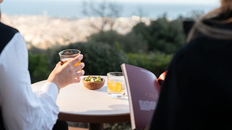 En el Hotel METT Barcelona, en la cima del Tibidabo, conviven dos espacios con personalidad propia: uno de ellos, la Vermutería 1925 | Cedida En el Hotel METT Barcelona, en la cima del Tibidabo, conviven dos espacios con personalidad propia: uno de ellos, la Vermutería 1925 | Cedida