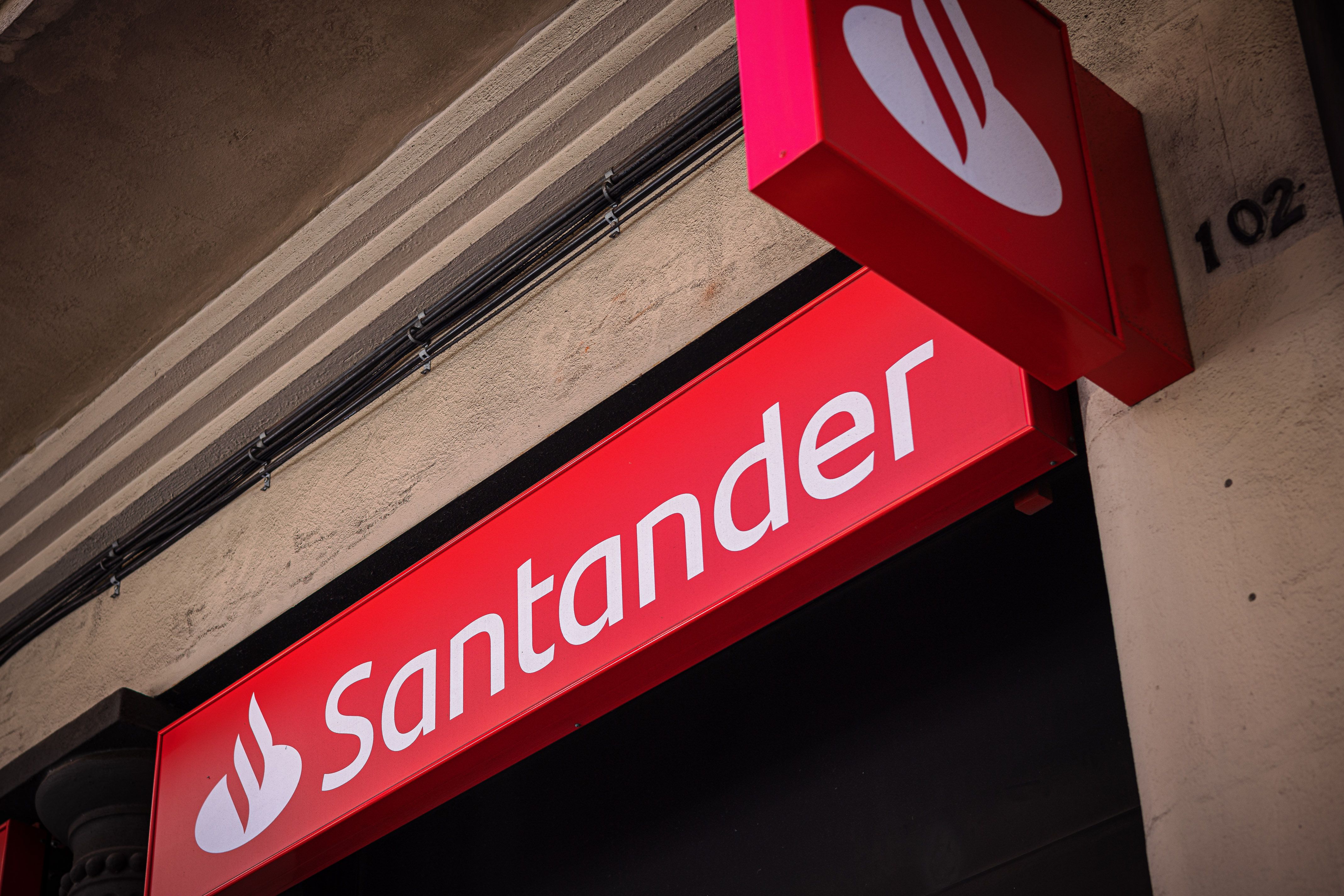 Una sucursal bancaria del Santander | Jordi Borràs (ACN)