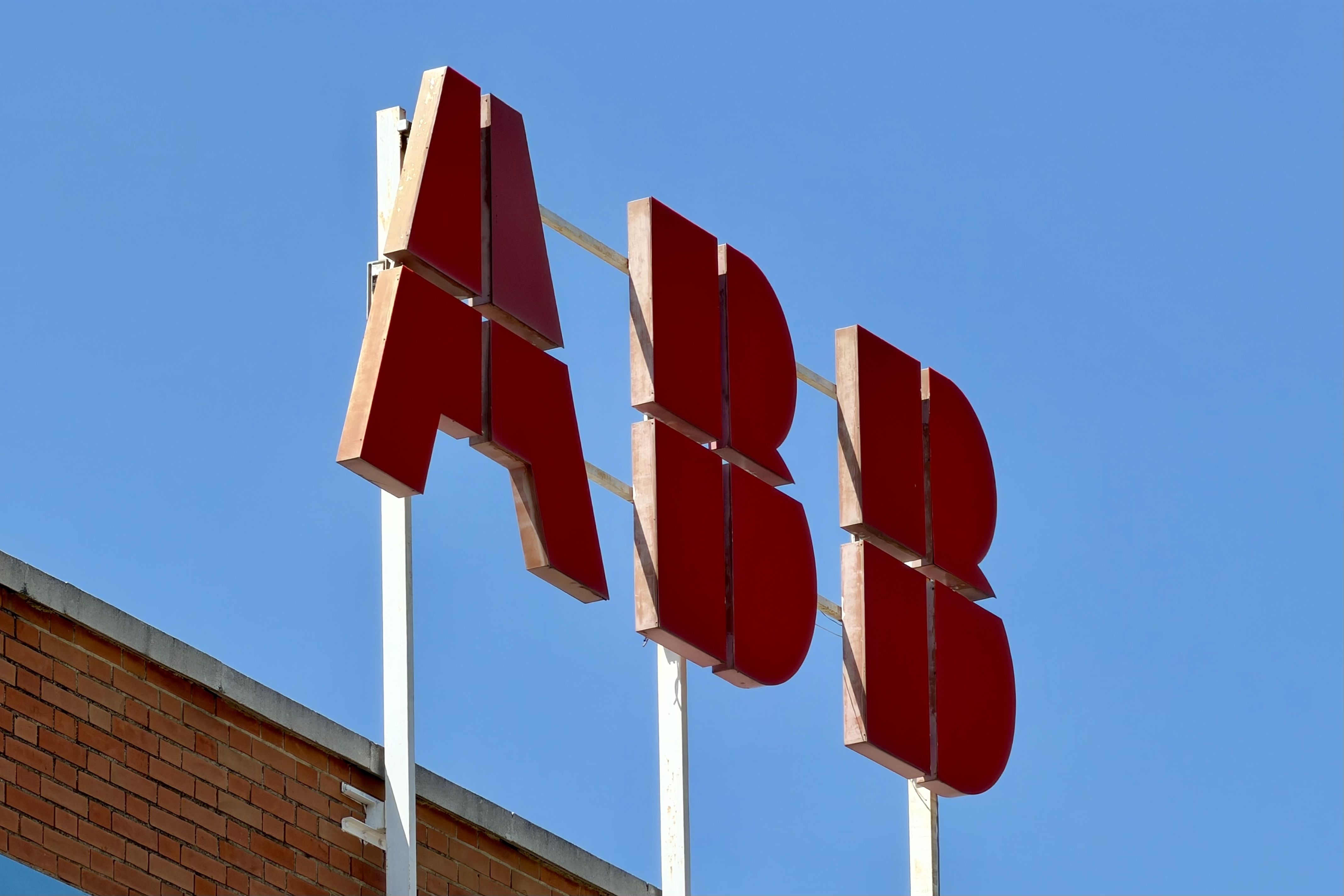 Cartell de la seu actual d'ABB a Sant Quirze del Vallès | Albert Segura (ACN)