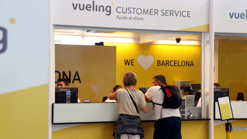 Taulell de reclamacions de Vueling a l'aeroport del Prat | Cedida Taulell de reclamacions de Vueling a l'aeroport del Prat | Cedida