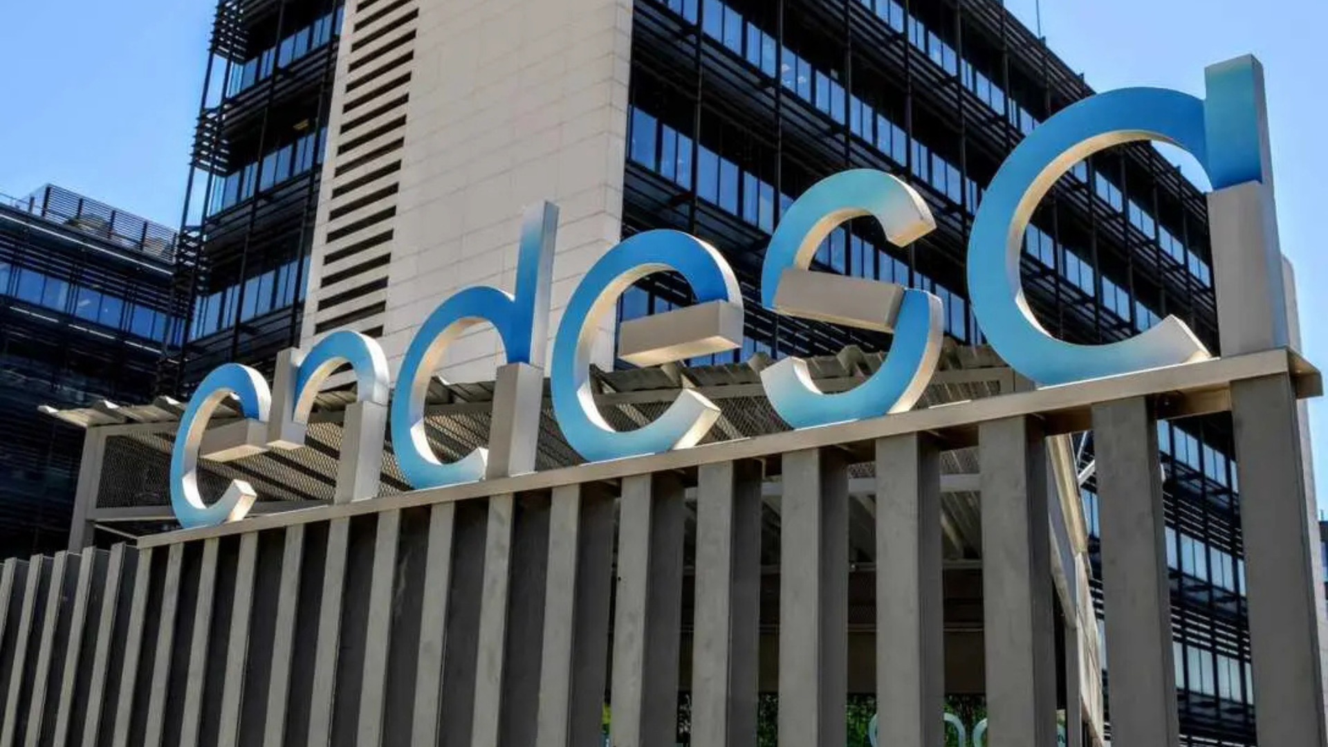 Endesa sitúa las inversiones en redes como "esenciales" para acelerar la electrificación | Endesa