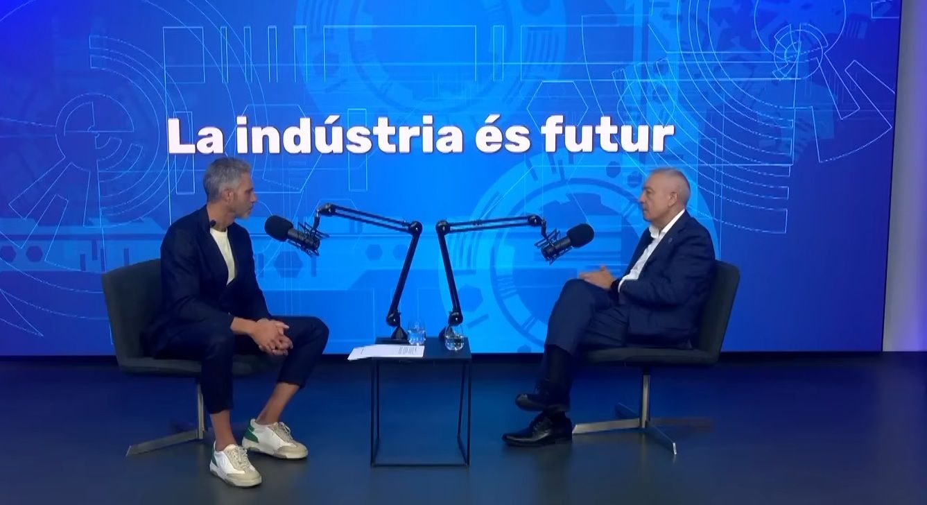 El president executiu del CZFB, Pere Navarro, conversa amb el periodista Umberto Salerno | Captura de pantalla El president executiu del CZFB, Pere Navarro, conversa amb el periodista Umberto Salerno | Captura de pantalla