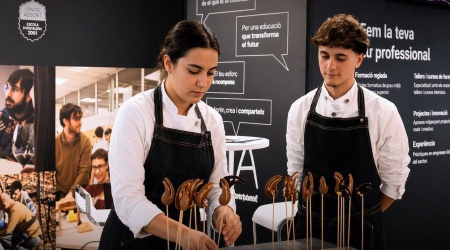 Dos joves en una formació de Barcelona Activa | Europa Press Dos joves en una formació de Barcelona Activa | Europa Press