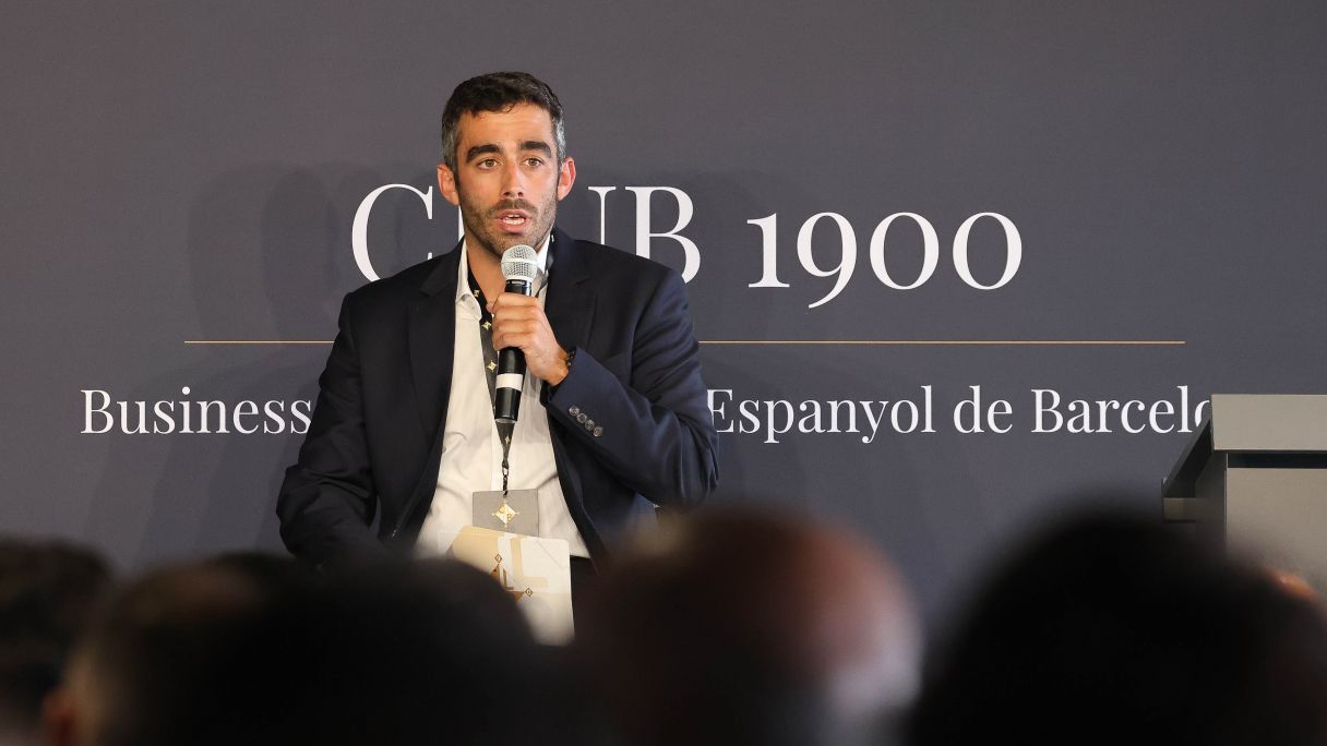 Manu Carrasco, director dels dies de no partit del RCD Espanyol, durant la presentació del Club 1900 | Cedida Manu Carrasco, director dels dies de no partit del RCD Espanyol, durant la presentació del Club 1900 | Cedida