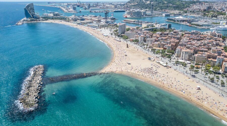 Vista aèria de la platja de Barcelona | Cedida per l'Ajuntament de Barcelona