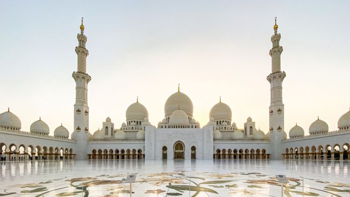 La gran mezquita del Sheikh Zayed | iStock La gran mezquita del Sheikh Zayed | iStock