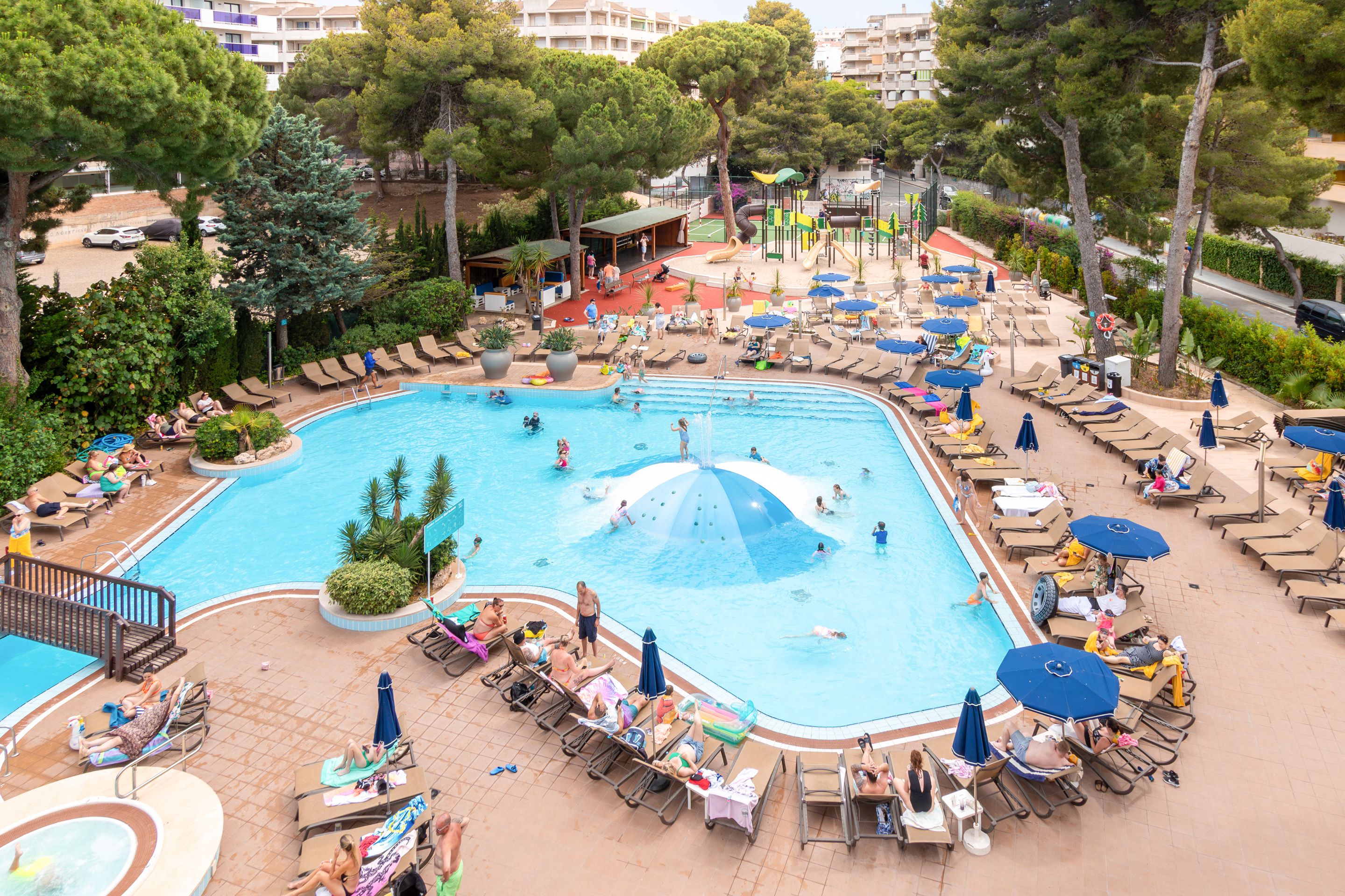 La piscina de l'hotel Golden Avenida Family Suites, a Salou | Cedida