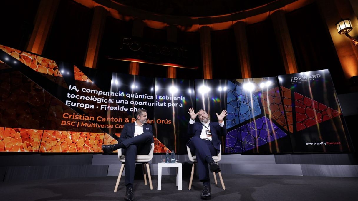 Canton (BSC) y Orús (Multiverse) conversan en el auditorio de Foment del Treball, durante el Forward Tech Summit 2026 Cedida Canton (BSC) y Orús (Multiverse) conversan en el auditorio de Foment del Treball, durante el Forward Tech Summit 2026 Cedida