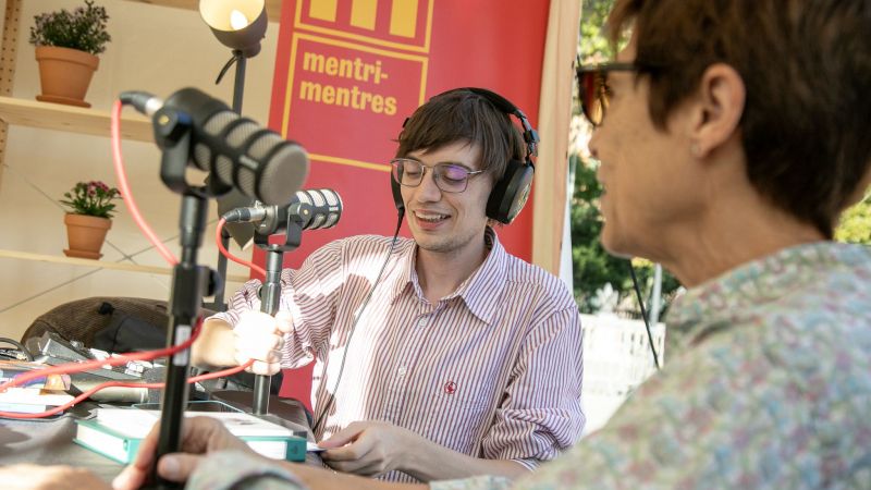 Bernat Reher, cofundador del pòdcast ‘Mentrimentres’, a la Setmana del Llibre en Català | Cedida Bernat Reher, cofundador del pòdcast ‘Mentrimentres’, a la Setmana del Llibre en Català | Cedida