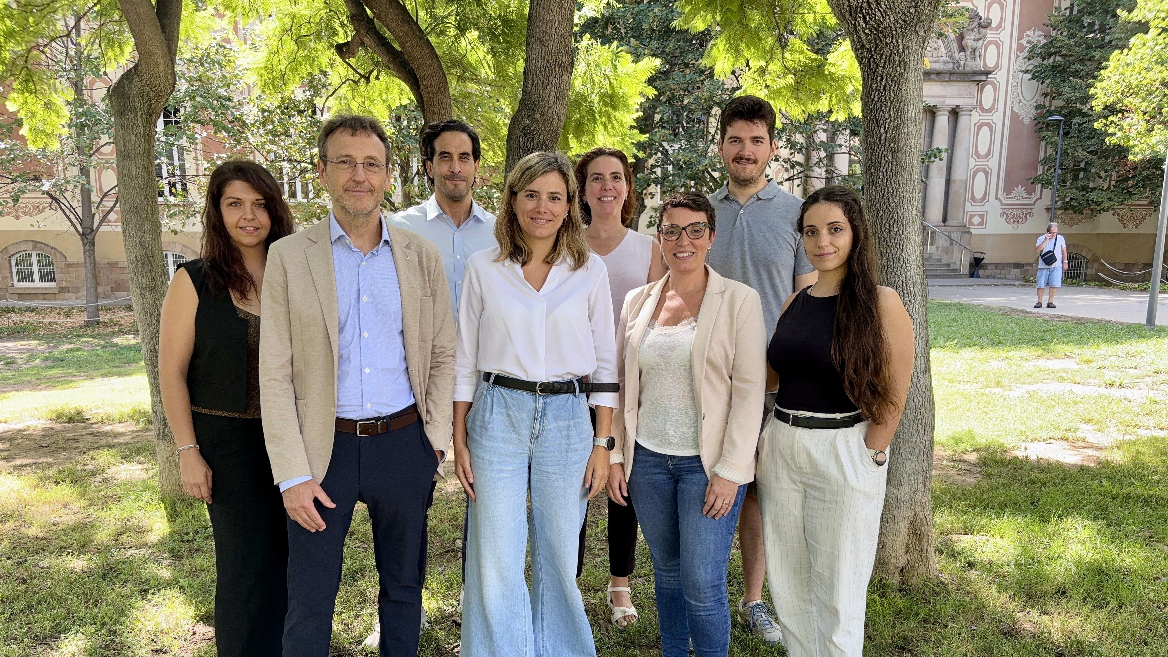 L'equip actual de fetaLife, amb els fundadors Eduard Gratacós, Elisenda Bonet i Elisenda Eixarch al centre | Cedida L'equip actual de fetaLife, amb els fundadors Eduard Gratacós, Elisenda Bonet i Elisenda Eixarch al centre | Cedida