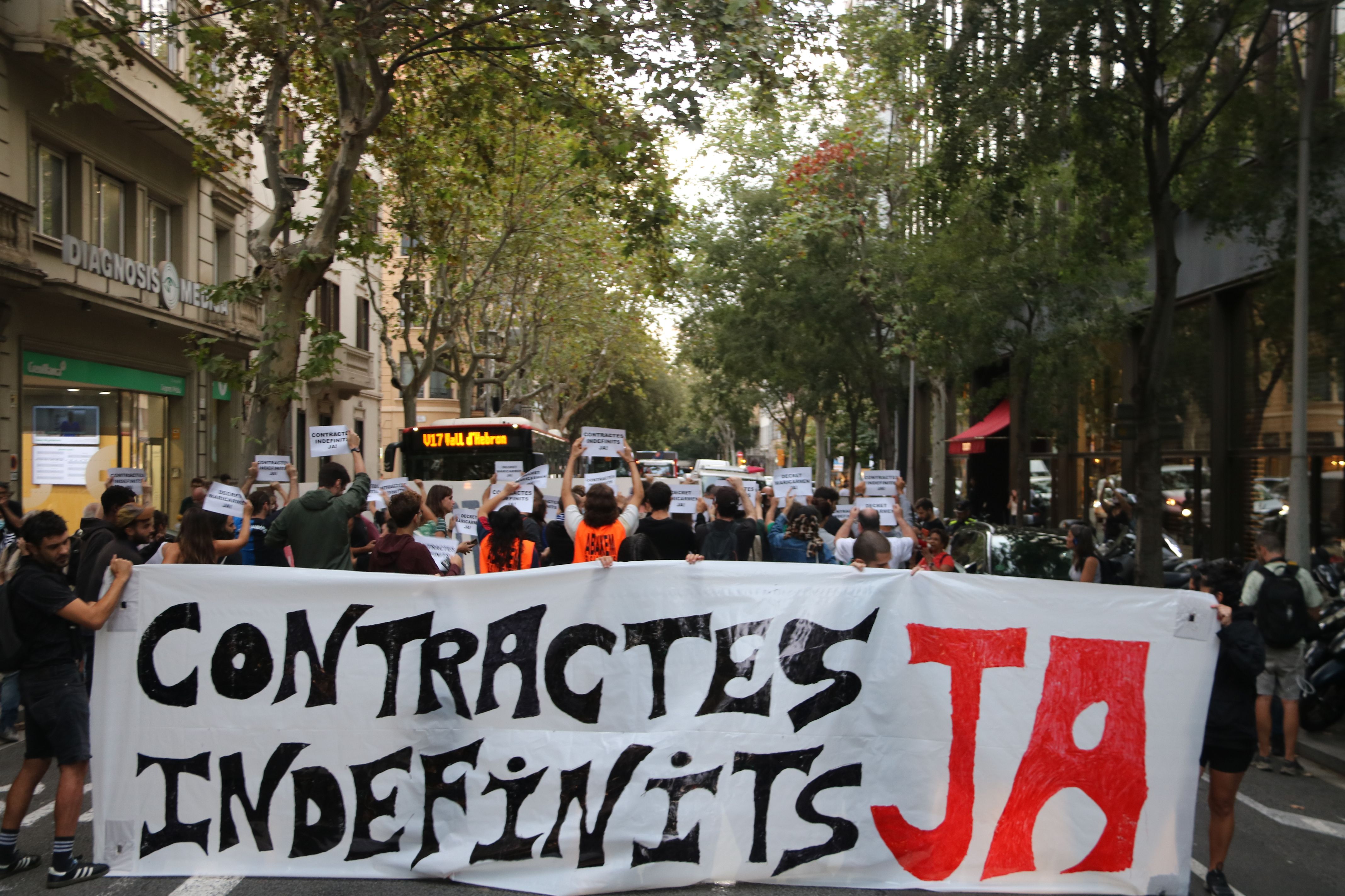 Corte del Sindicat de Llogateres en el carrer Còrsega de Barcelona | Iñaki Martinez Azpiroz (ACN)