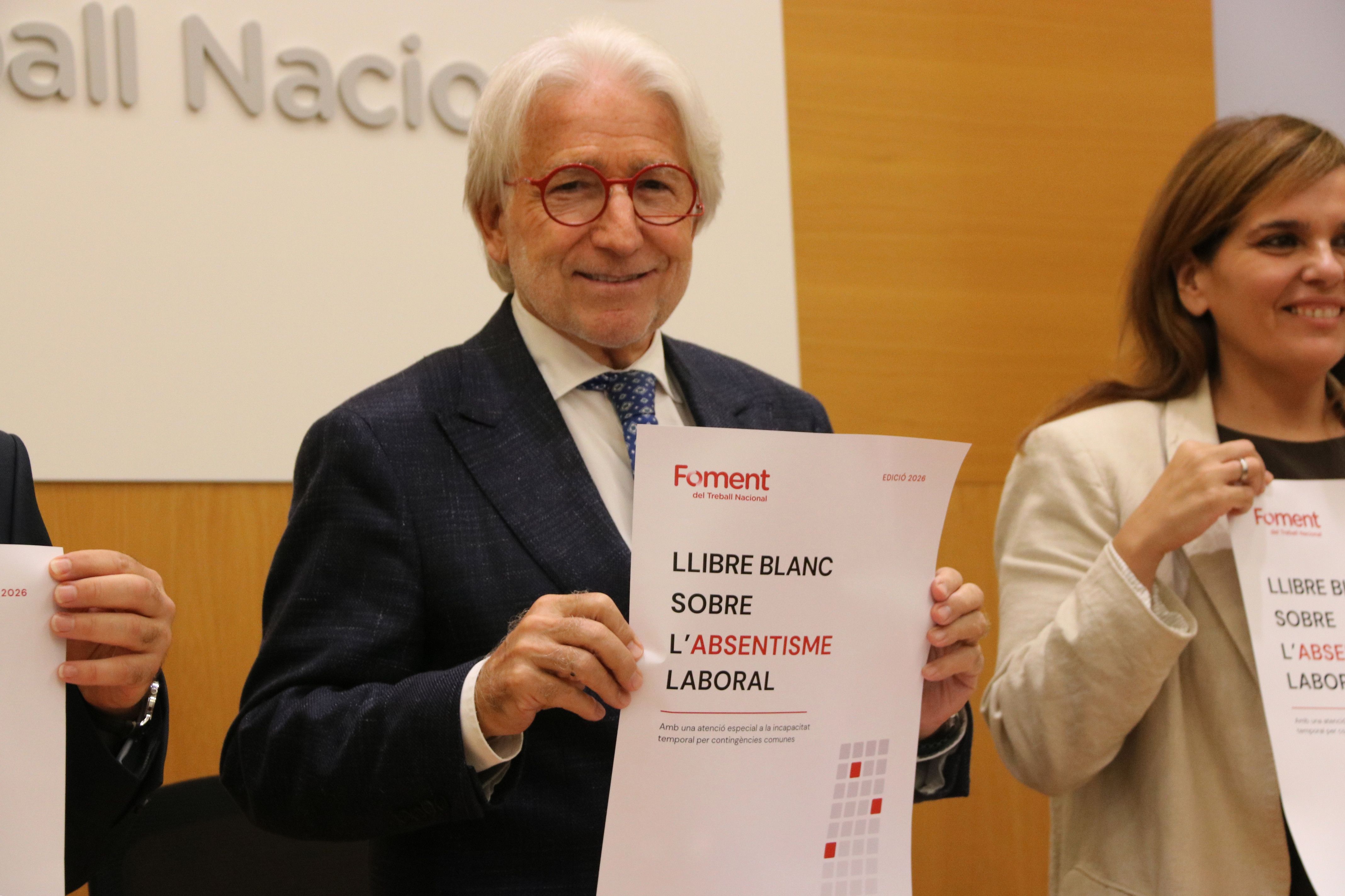 El presidente de Foment del Treball, Josep Sánchez Llibre, presenta el 'Llibre blanc sobre l'absentisme laboral' | Maria Asmarat (ACN)