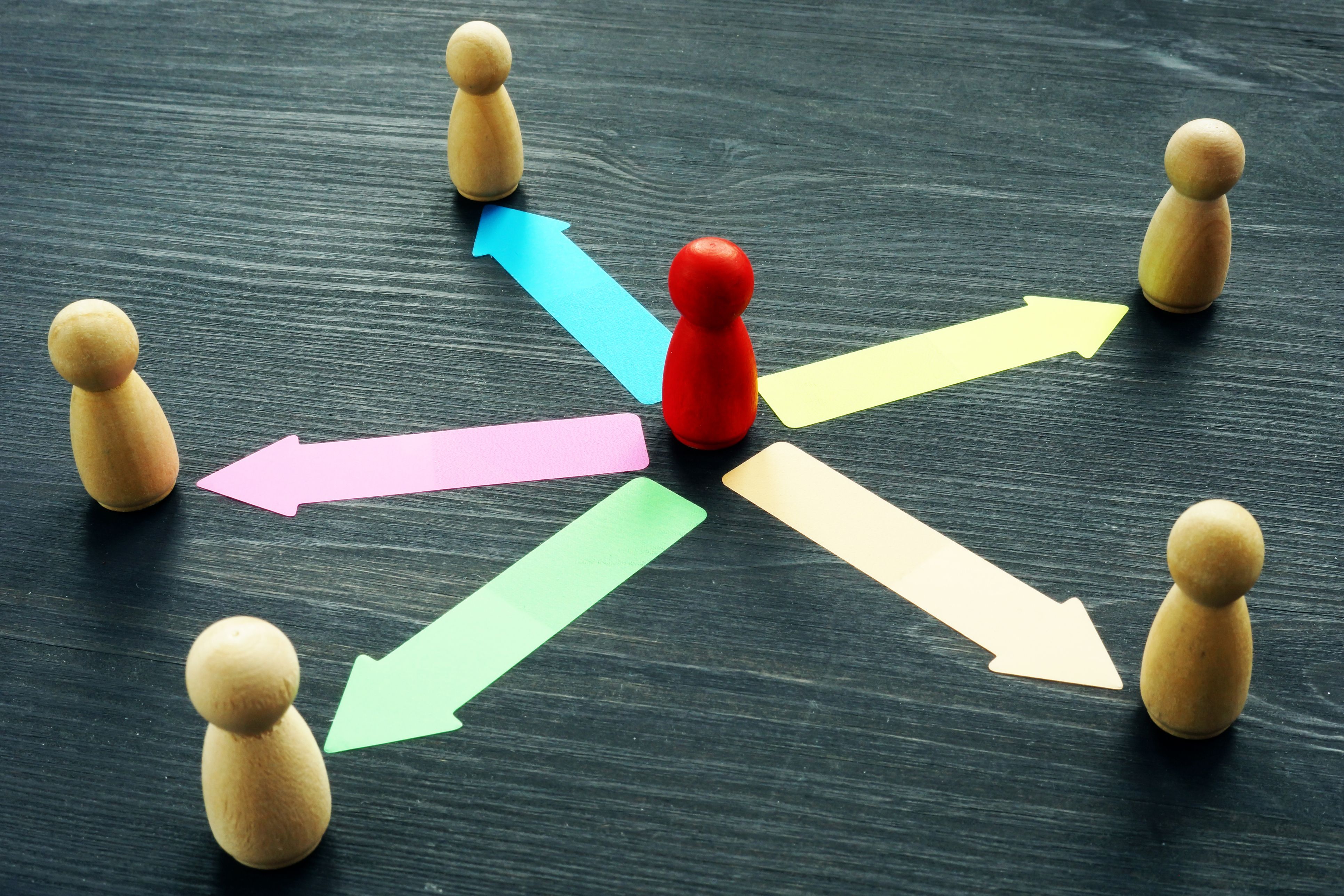 Hi ha qui ja parla del concepte d'empresa agèntica: aquella organització en què persones i agents d'IA treballen conjuntament | designer491 (iStock)