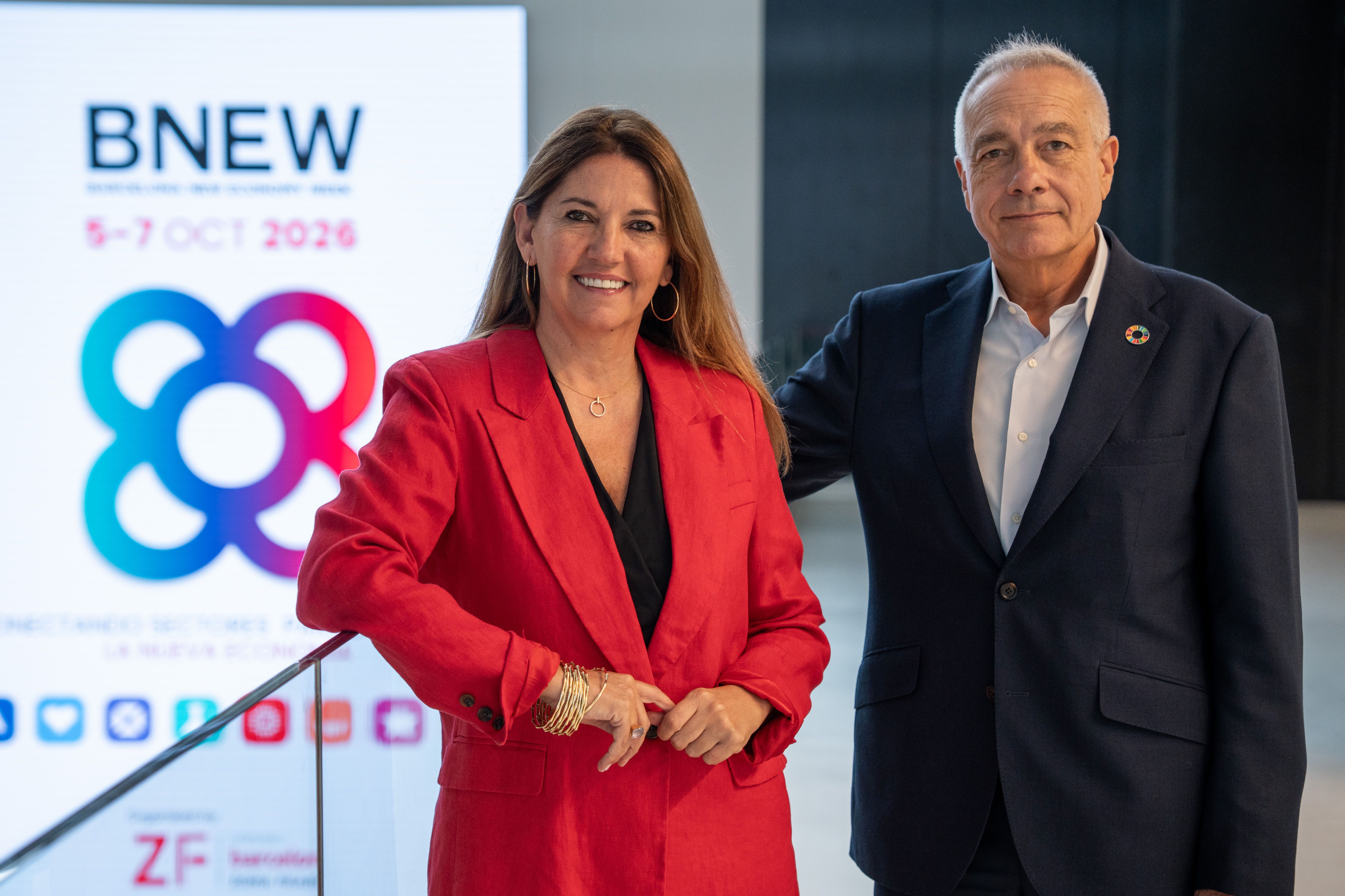 La directora general del Consorci de la Zona Franca de Barcelona, Blanca Sorigué, i el president executiu, Pere Navarro, presenten el BNEW 2026 al DFactory Barcelona | Cedida pel CZFB