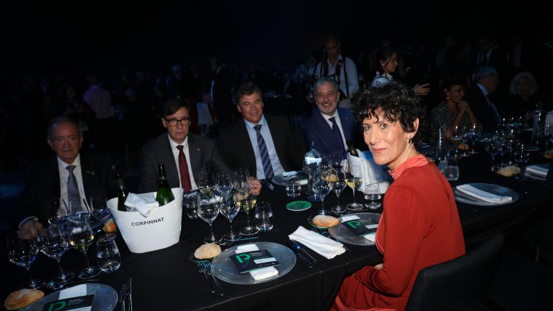 La taula presidencial dels Premis Pimec 2026, amb la ministra Elma Saiz, l'alcalde de Barcelona, Jaume Collboni, el president de Pimec, Antoni Cañete, i el president de la Generalitat, Salvador Illa | Cedida La taula presidencial dels Premis Pimec 2026, amb la ministra Elma Saiz, l'alcalde de Barcelona, Jaume Collboni, el president de Pimec, Antoni Cañete, i el president de la Generalitat, Salvador Illa | Cedida