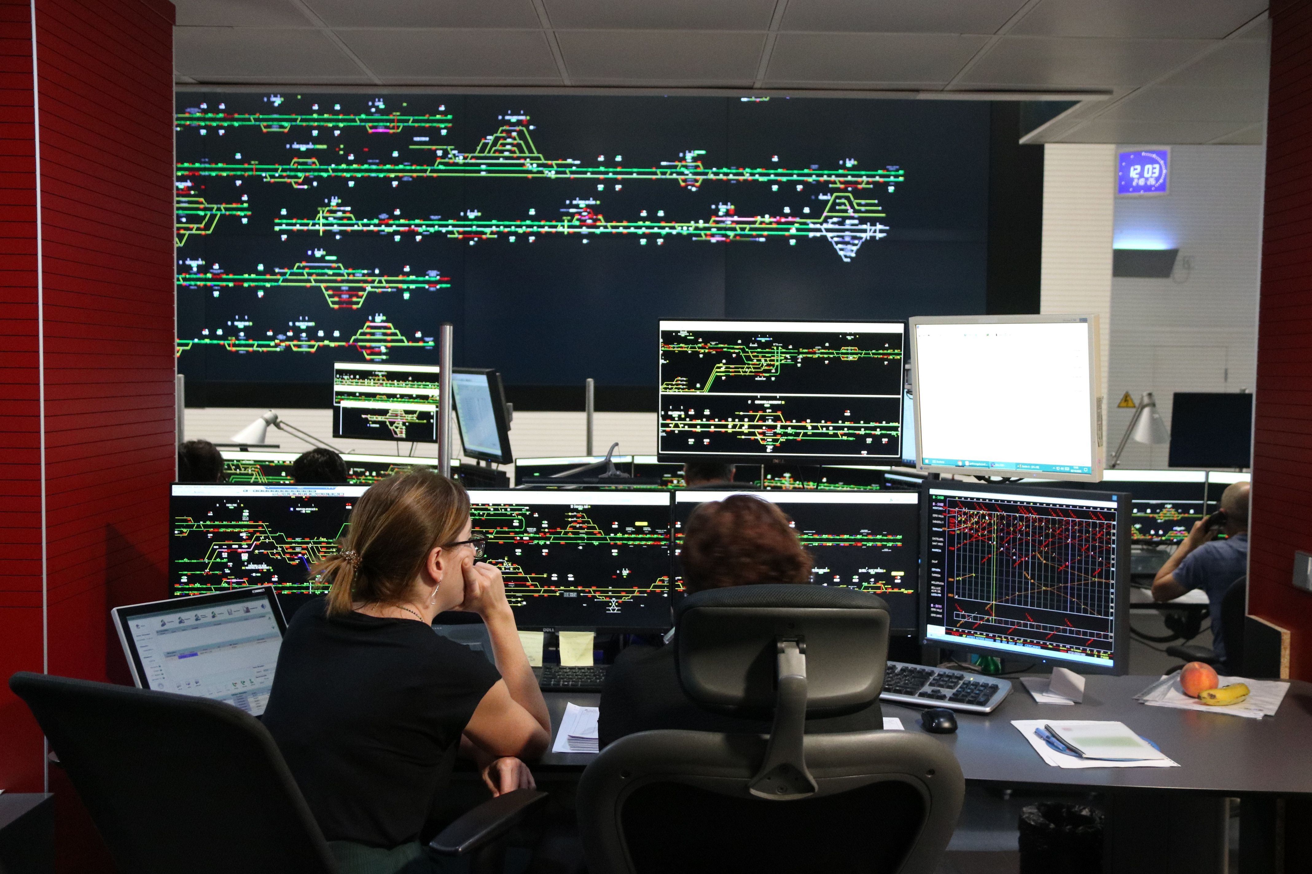 Centro de regulación de la circulación (CRC) de Adif en la estación de França | Maria Asmarat (ACN)