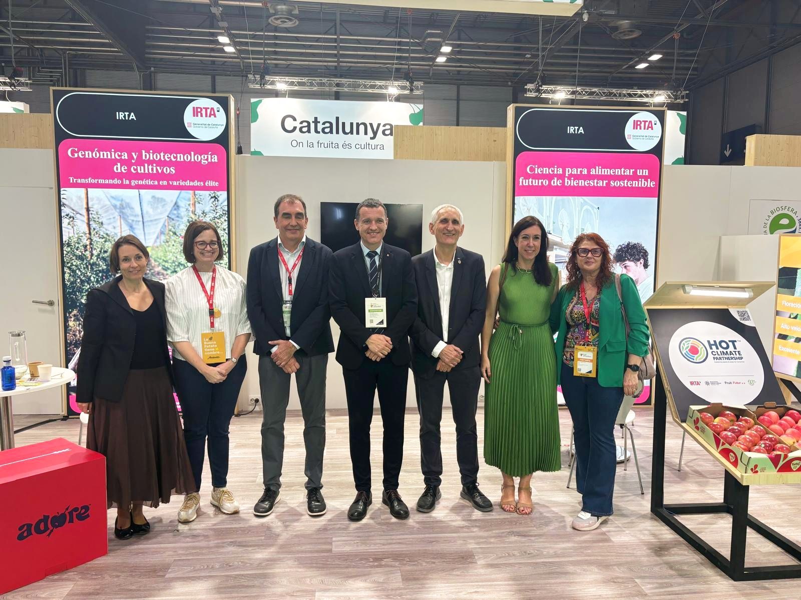 La representació institucional del Govern, encapçalada pel conseller d’Agricultura, Ramaderia, Pesca i Alimentació, Òscar Ordeig, al Fruit Attraction | Prodeca
