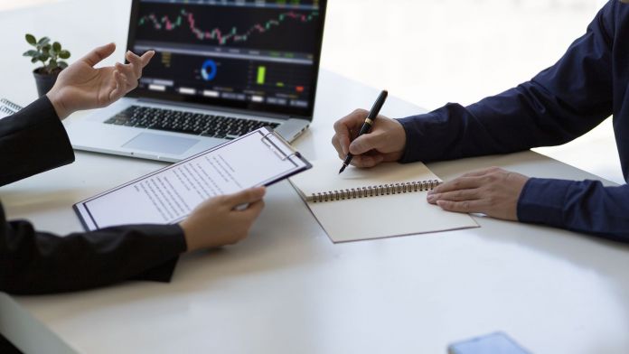 Entre la població sense cultura financera és capaç d’estalviar un 53,8% | iStock Entre la població sense cultura financera és capaç d’estalviar un 53,8% | iStock
