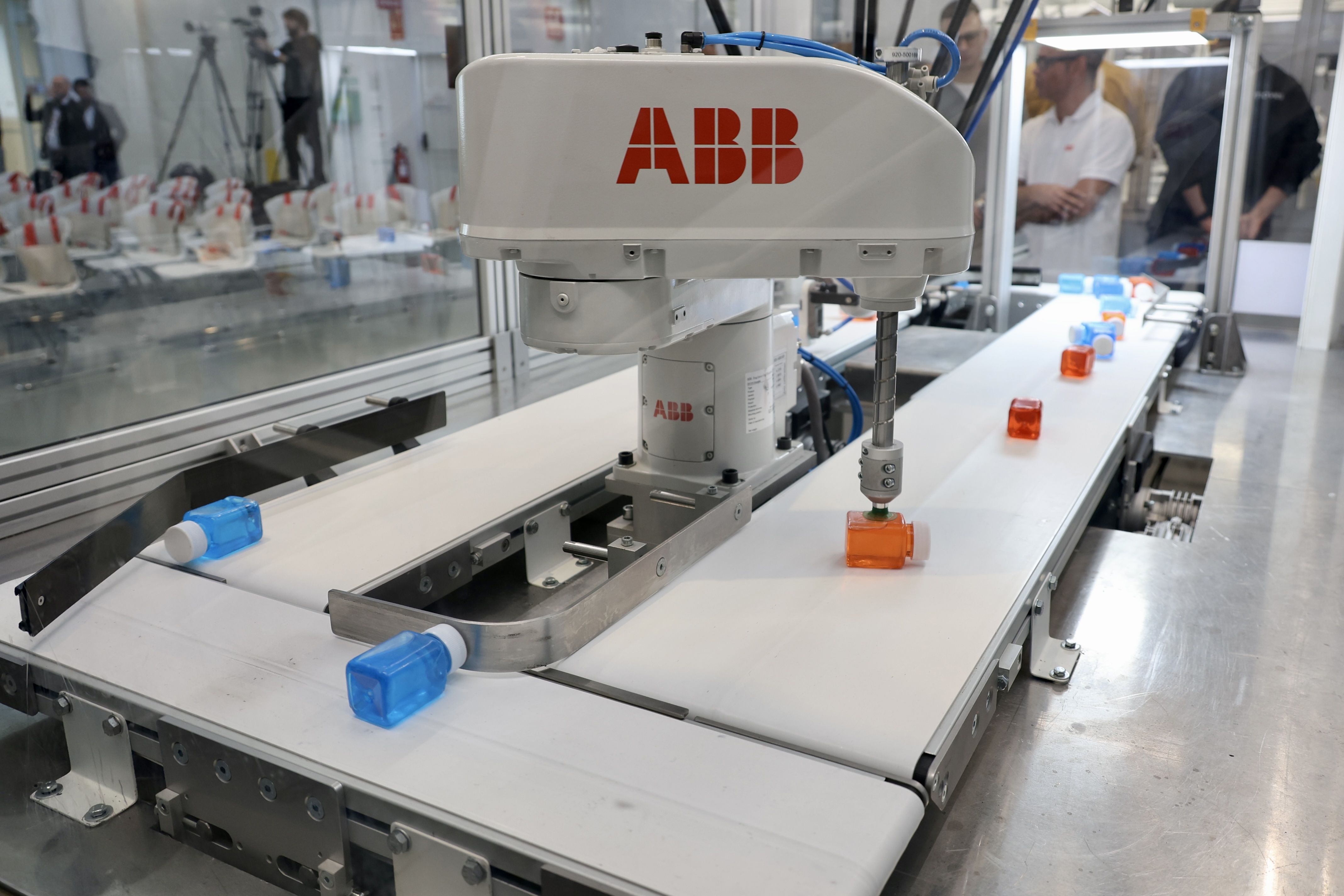 Un robot a l'actual seu d'ABB Robotics, a Sant Quirze del Vallès | Albert Segura (ACN)