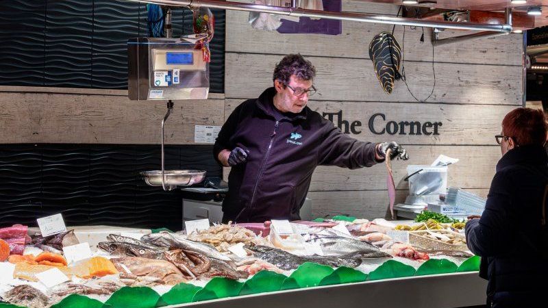 La parada de Peix Ripoll i Estera, a la Boqueria | Mercat de la Boqueria La parada de Peix Ripoll i Estera, a la Boqueria | Mercat de la Boqueria