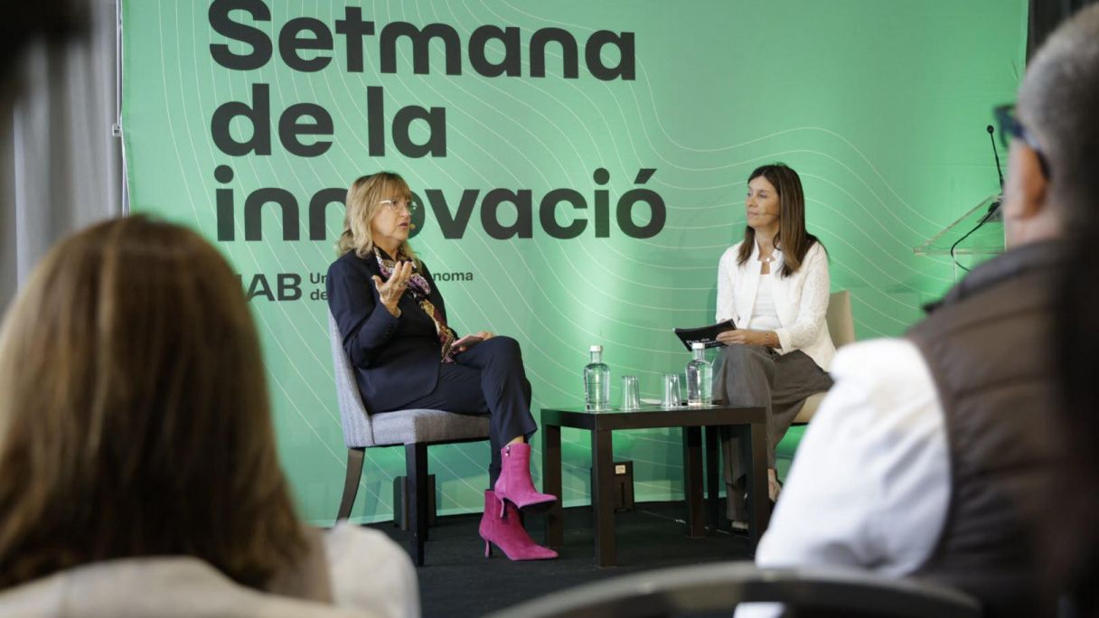 Blanca Moreno-Dodson conversa amb Aurora Massip a la Fira de la Innovació de la UAB | Cedida Blanca Moreno-Dodson conversa amb Aurora Massip a la Fira de la Innovació de la UAB | Cedida