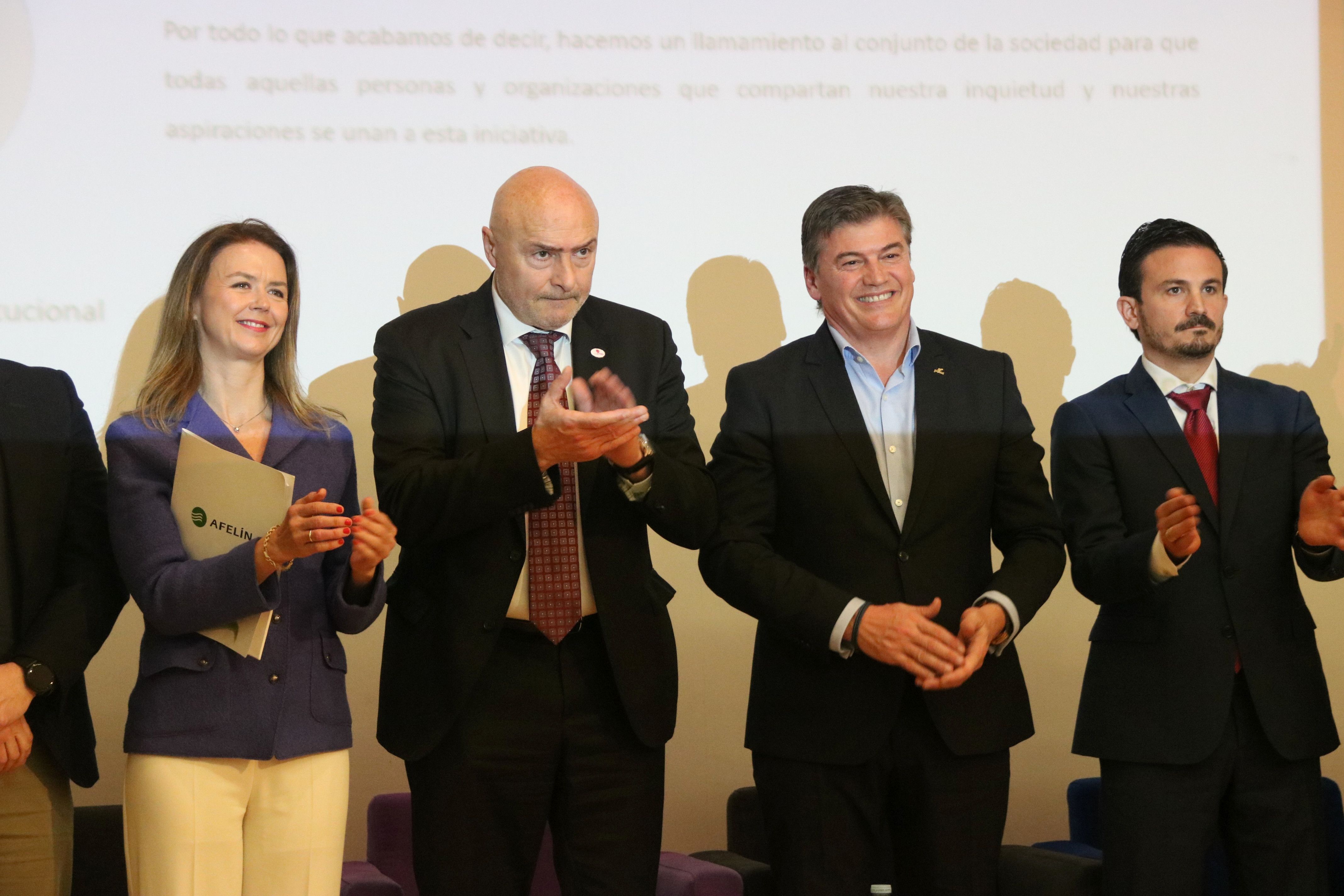 El president de Pimec, Antoni Cañete (centre-dreta); juntament amb el president de Conpymes, José María Torres (centre-esquerra), durant un acte a Madrid el març de 2025 | Maria Asmarat