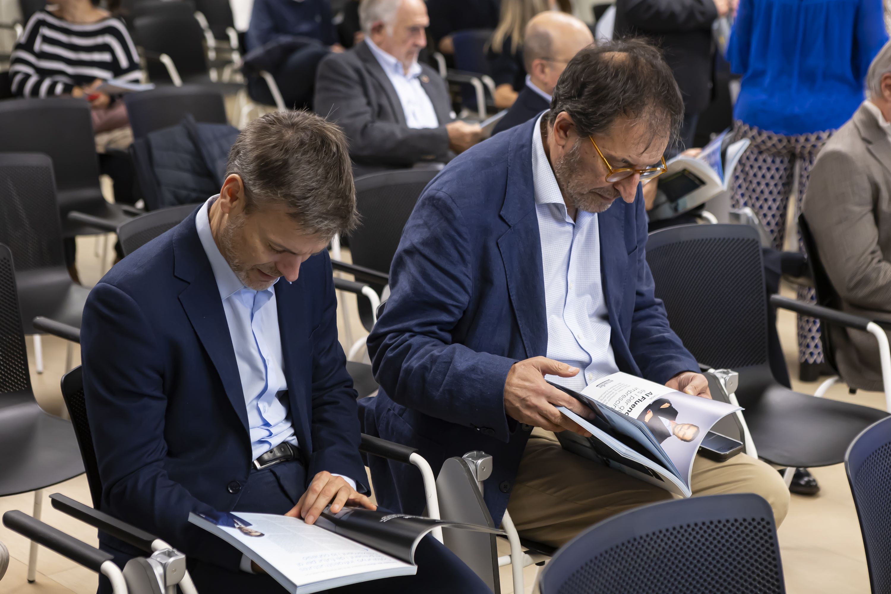 Diversos assistents a l'acte celebrat al Port de Barcelona | Marc Llibre