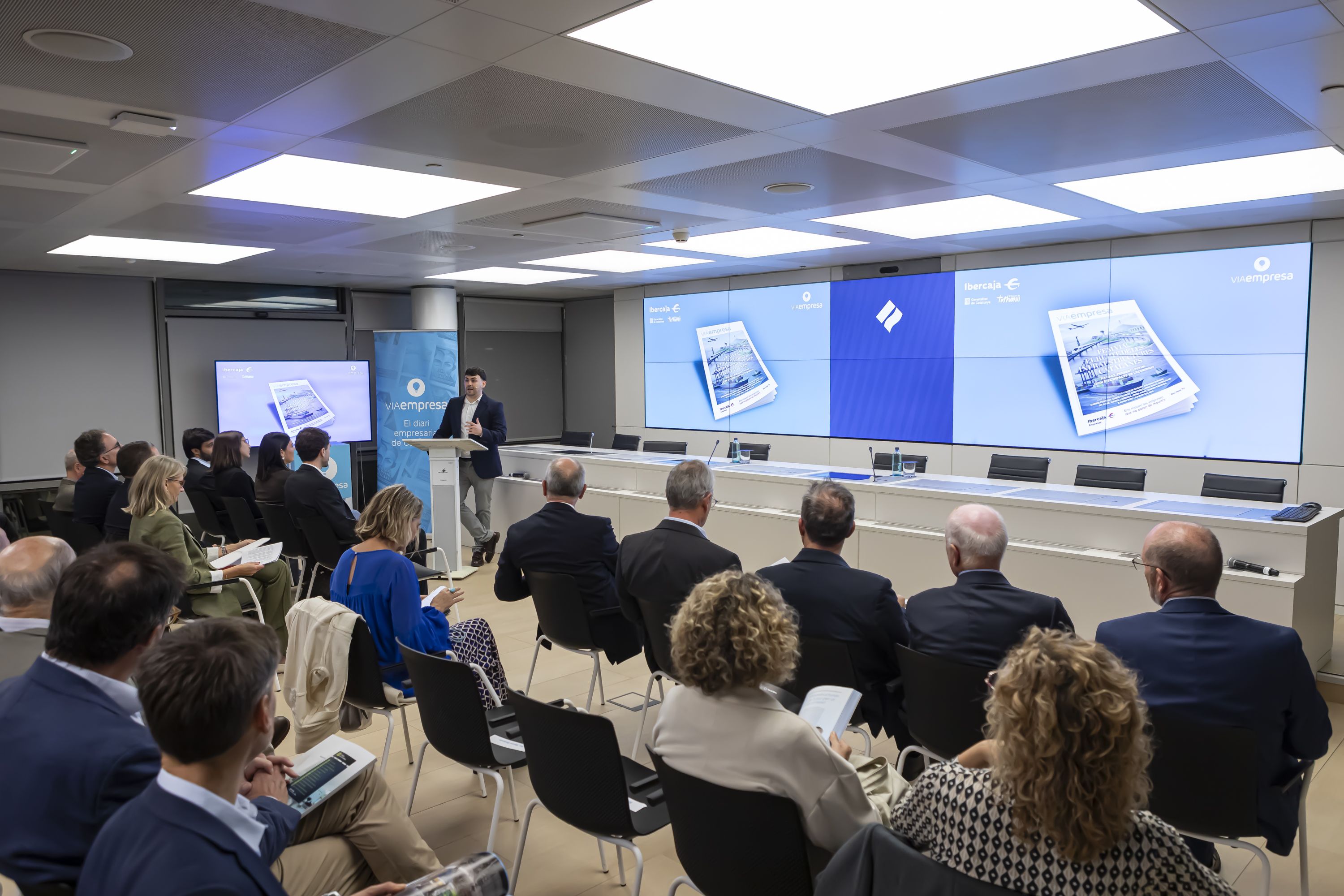 VIA Empresa presenta el llibre 'Fem via! El repte de les infraestructures catalanes' | Marc Llibre